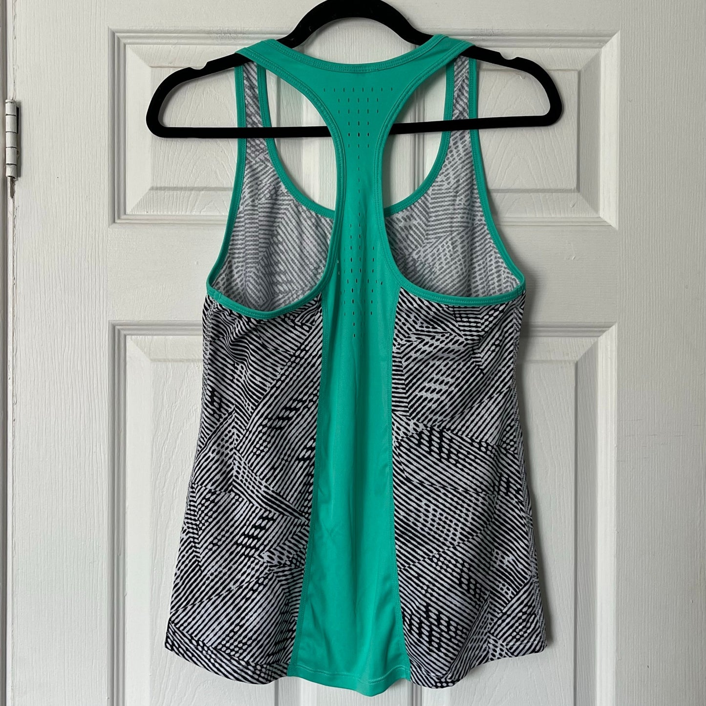 Contrast Trim Racerback Workout Tank - Size M*