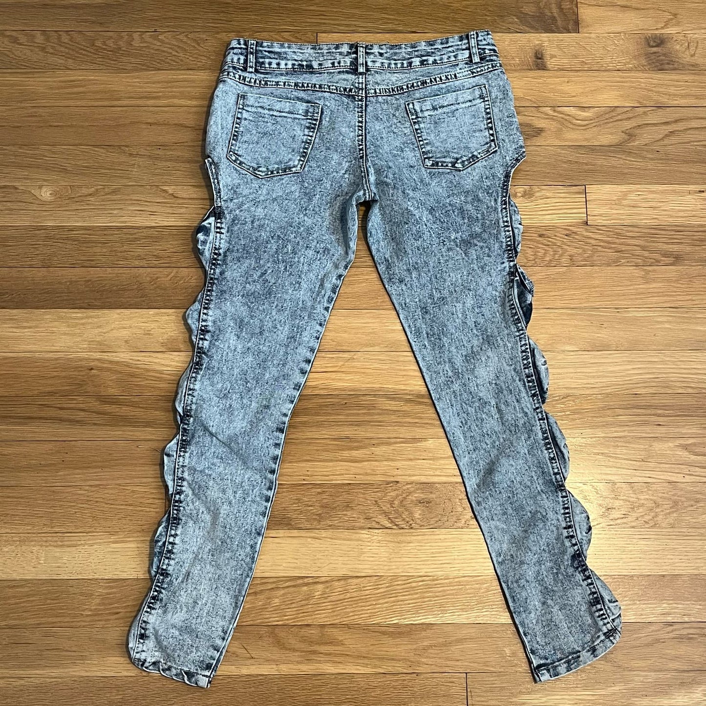 E-Messi Bow Cutout Jeans - Size L*