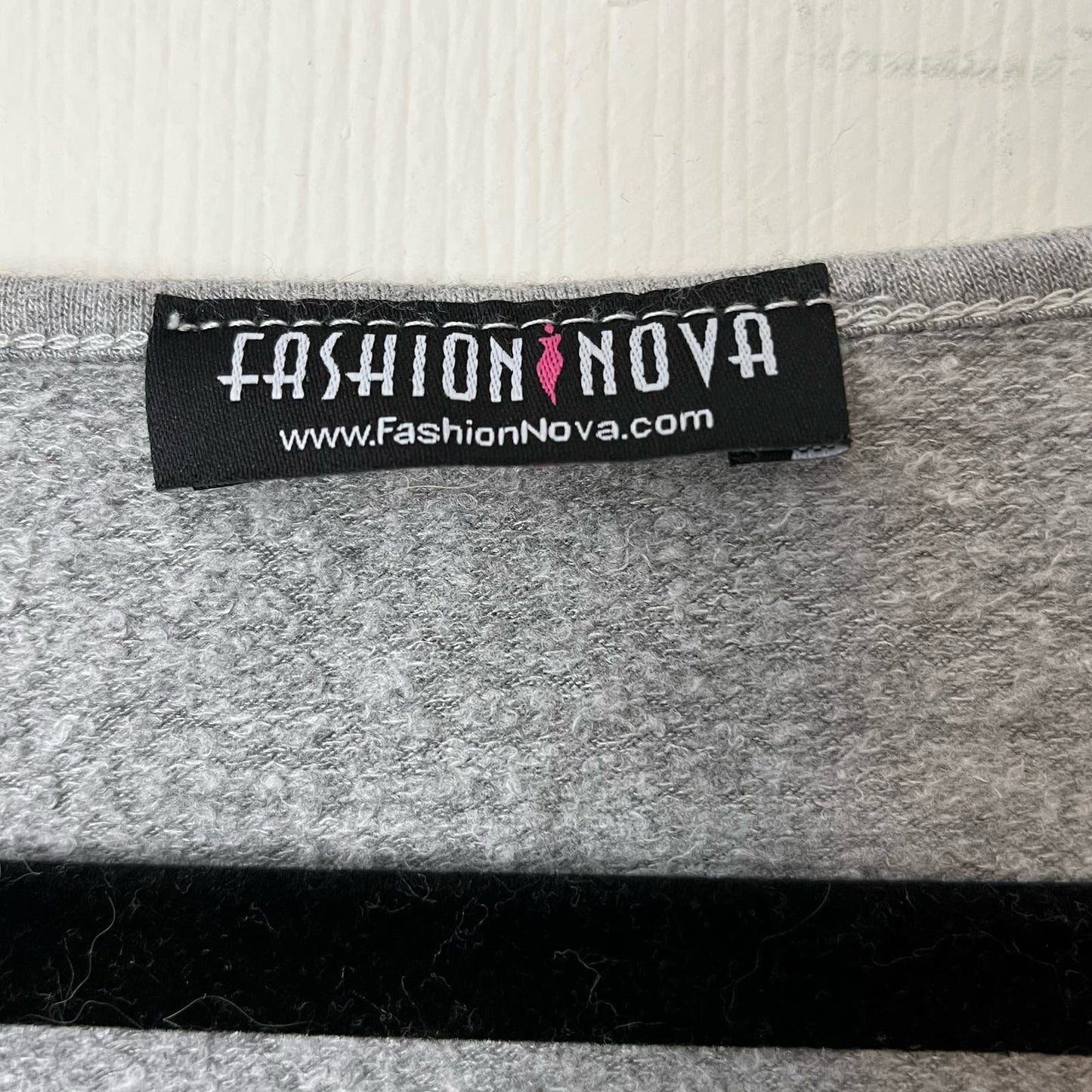 Fashion Nova Front-Seam Cropped Long Sleeve Top - Size UNKNOWN