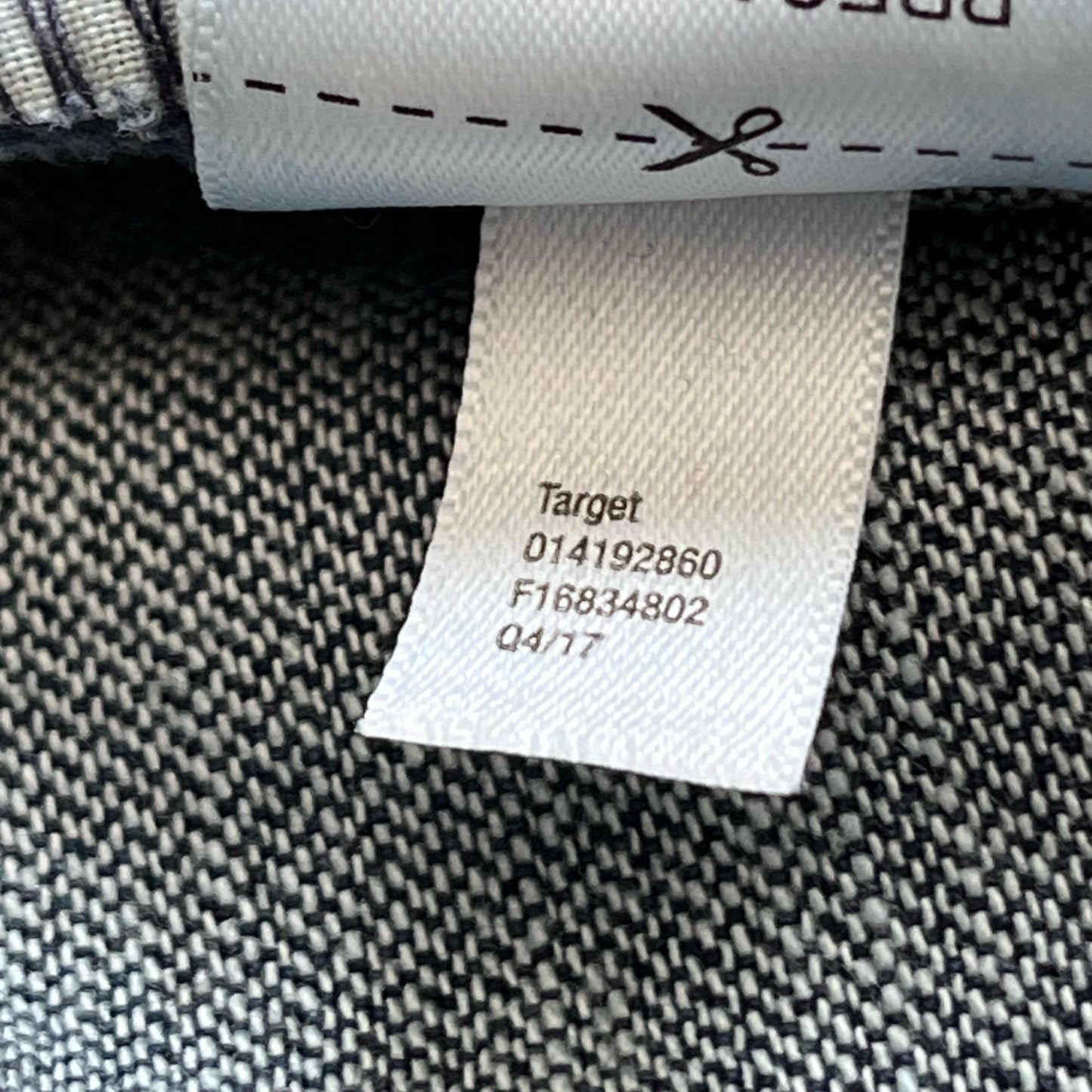 Universal Thread Mid Rise Boyfriend Short - Size 6 / 28R