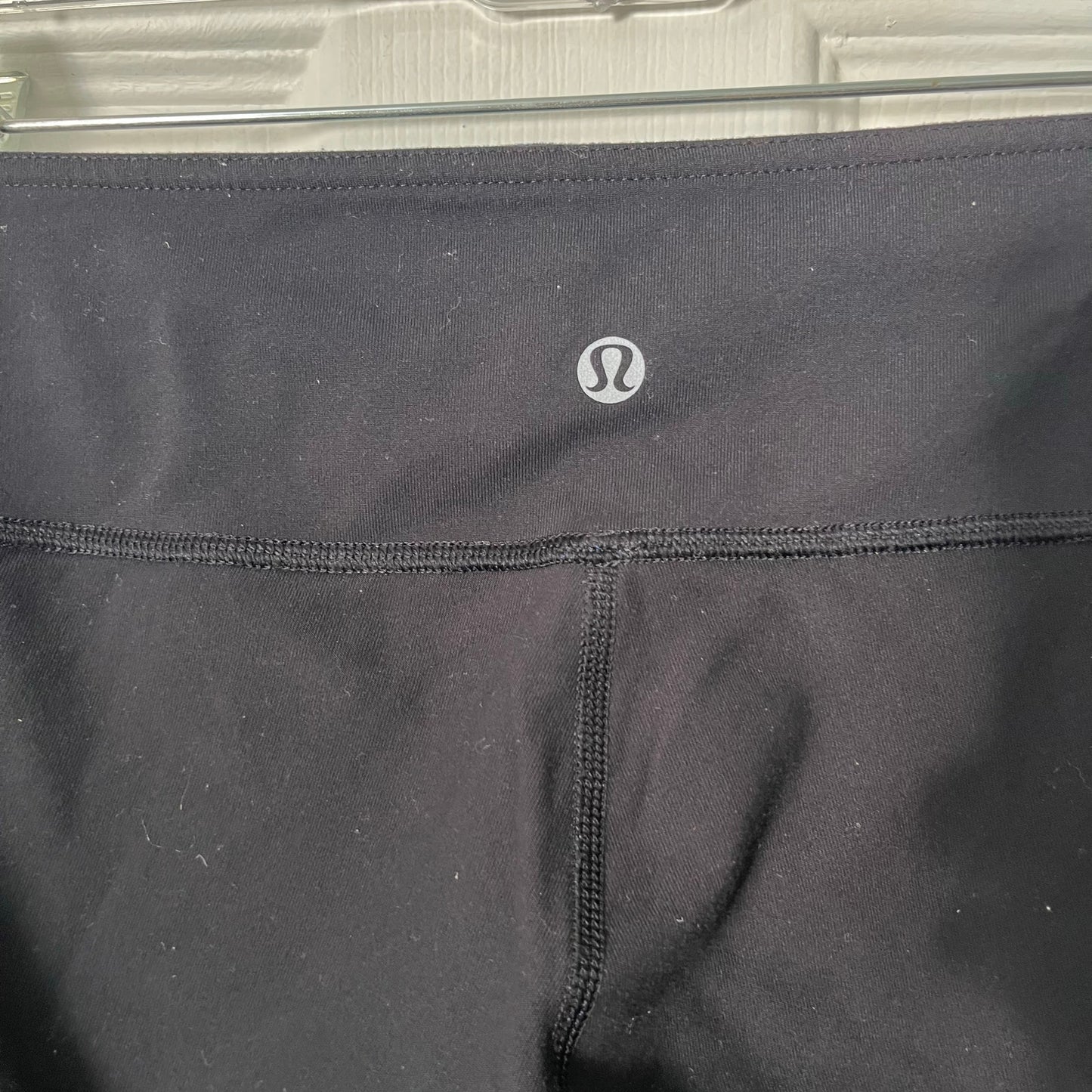 Lululemon Cropped Leggings - Size UNKNOWN
