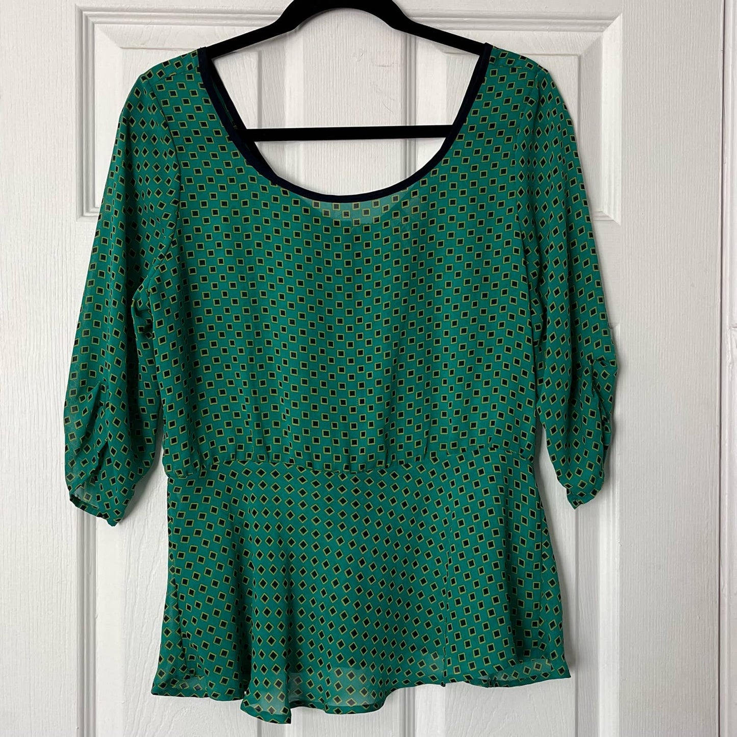 Eyeshadow Graphic Print Zip-Back Top - Size L