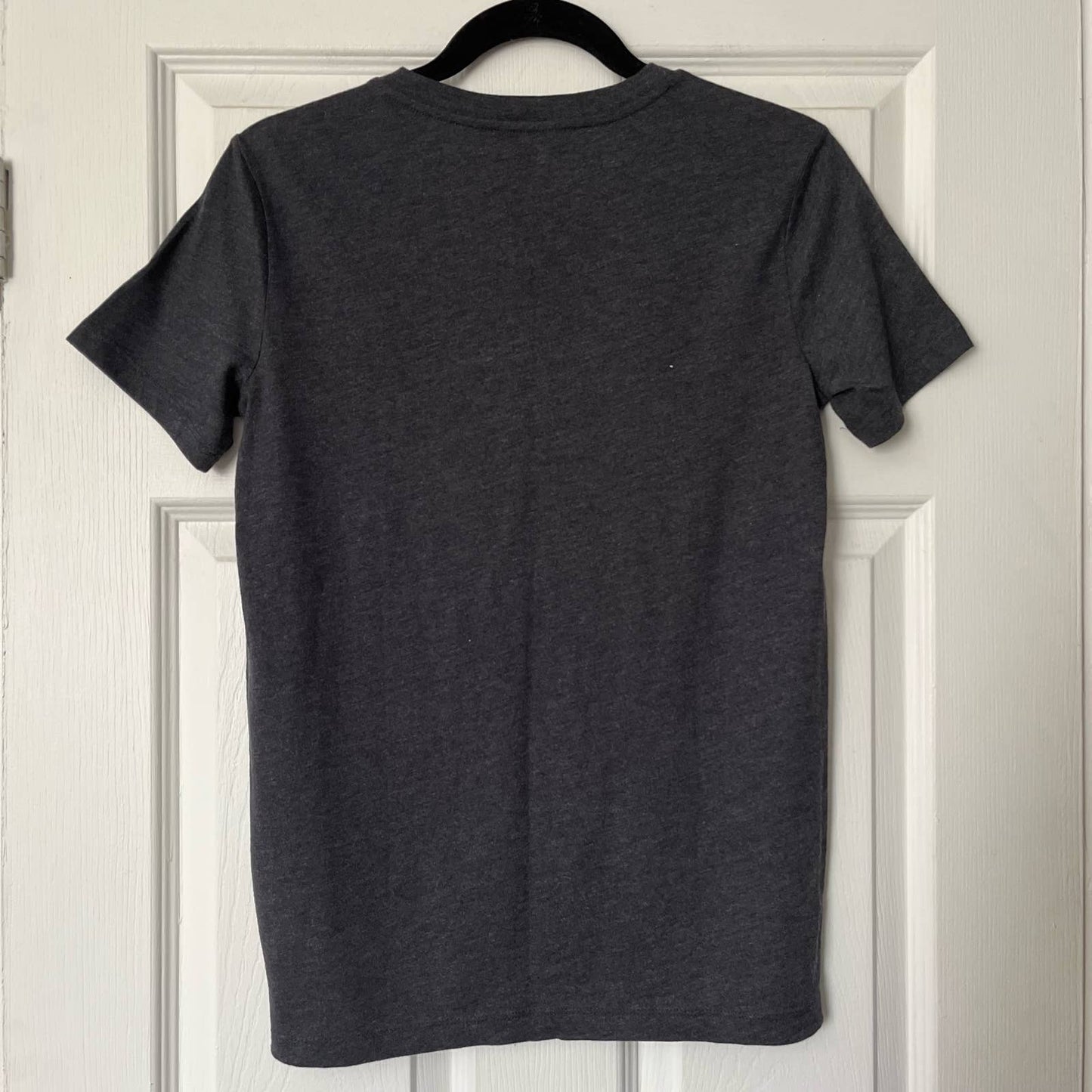 Old Navy V-Neck Tee - NWT - Size XL (14-16)