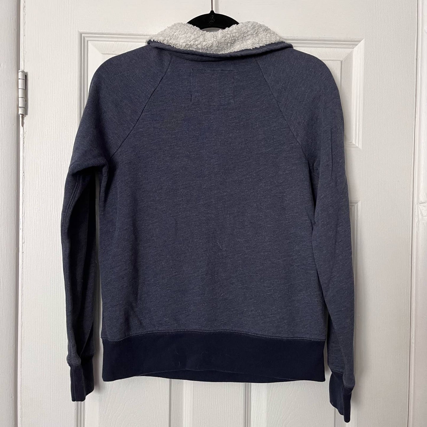 Abercrombie & Fitch Furry Neck Sweatshirt - Size M