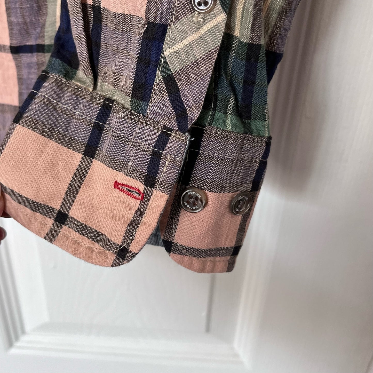 Series: Plaid Button-Down Shirt - Size 100 [KOR] / M