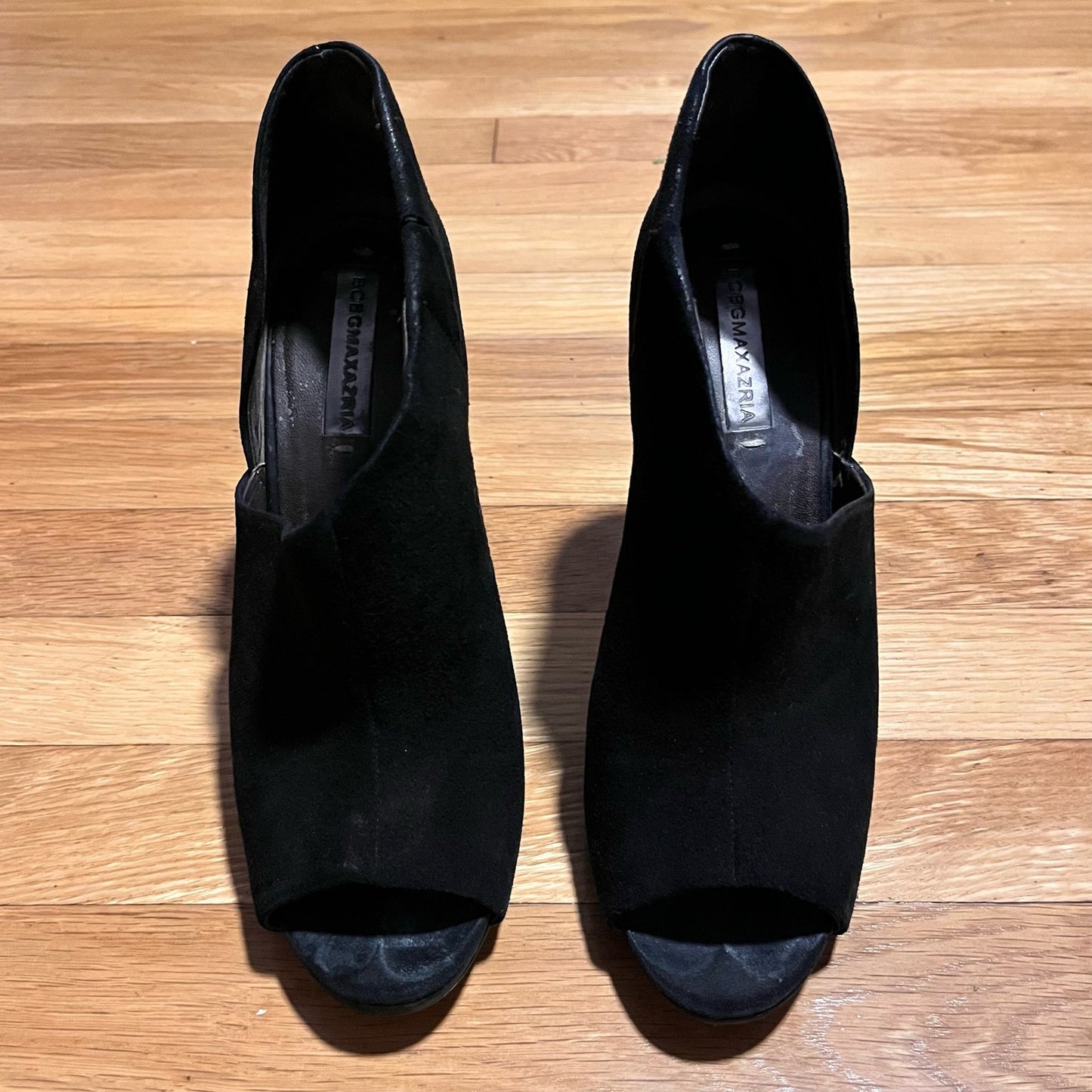 BCBGMAXAZRIA Darien Summer Suede Heels - Size 8.5M
