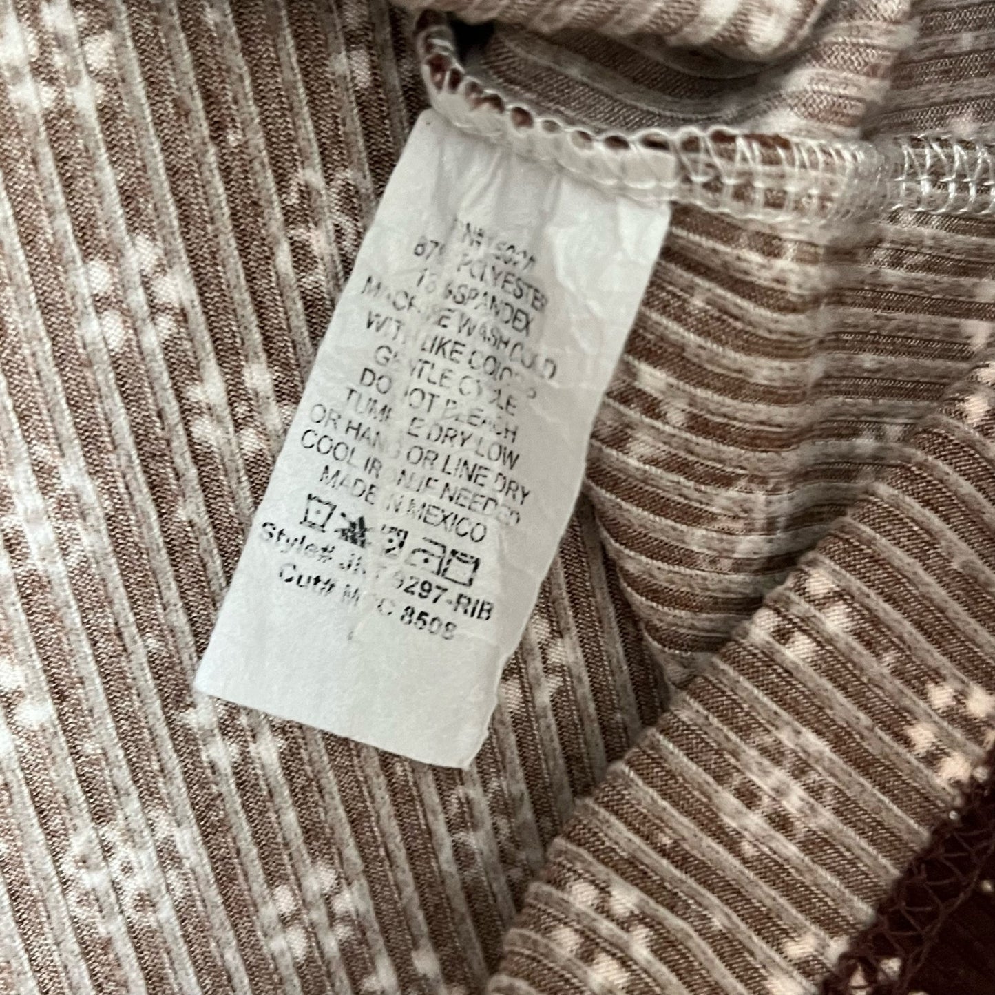 Vibe Sportswear Ribbed Floral Top - Size L
