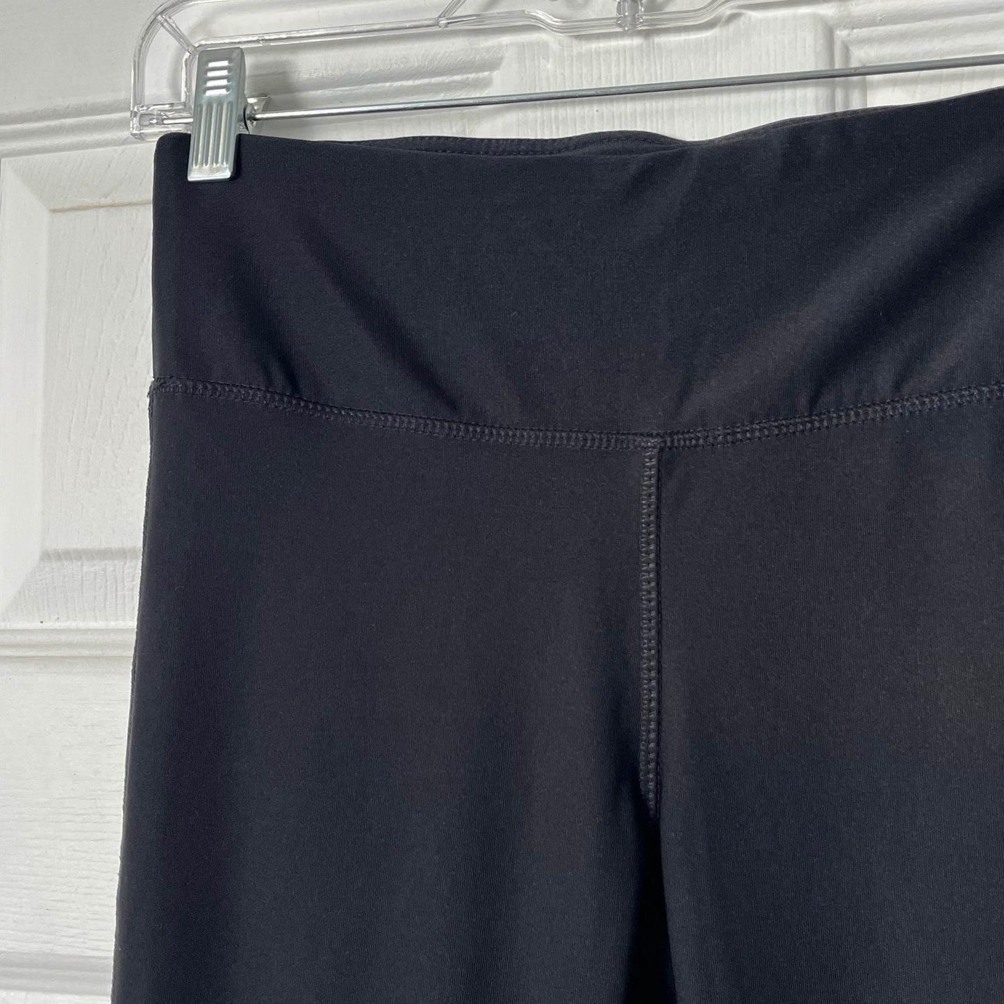 Vogo Athletica Mesh Inset Cropped Leggings - Size S