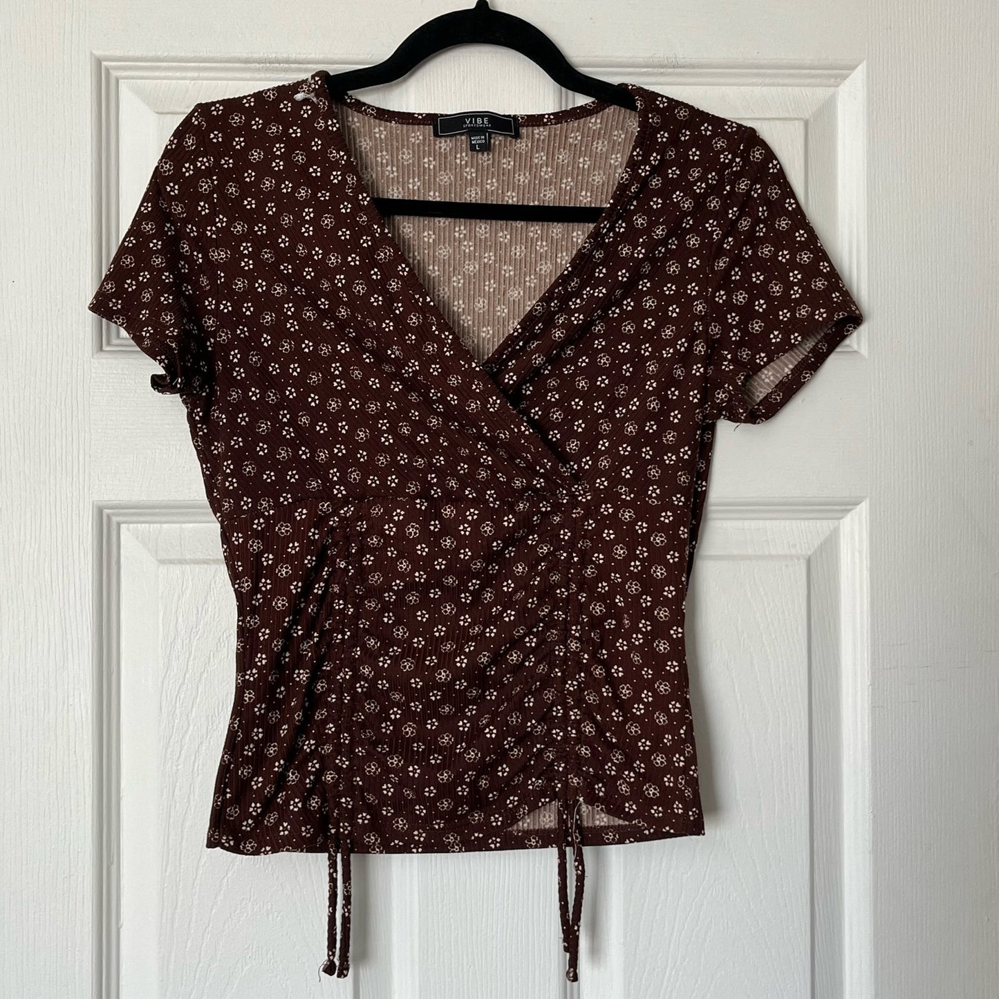Vibe Sportswear Ribbed Floral Top - Size L