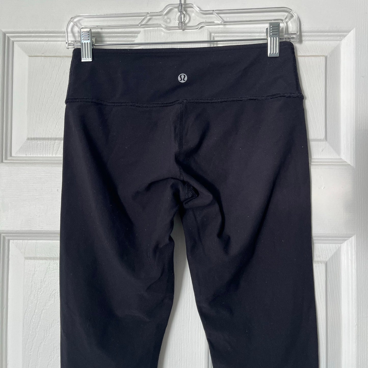 Lululemon Cropped Leggings - Size UNKNOWN