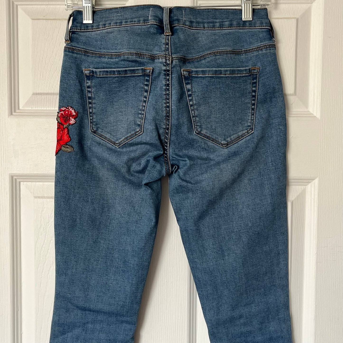PacSun Rose Appliqué Super Stretch Ankle Jegging - Size 25