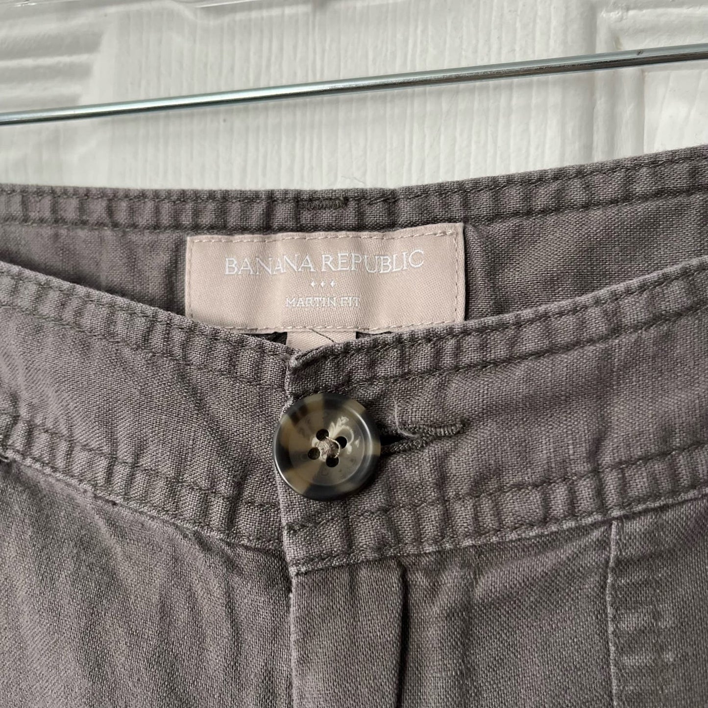 Banana Republic Martin Fit Linen-Blend Cargo Capri - Size 4