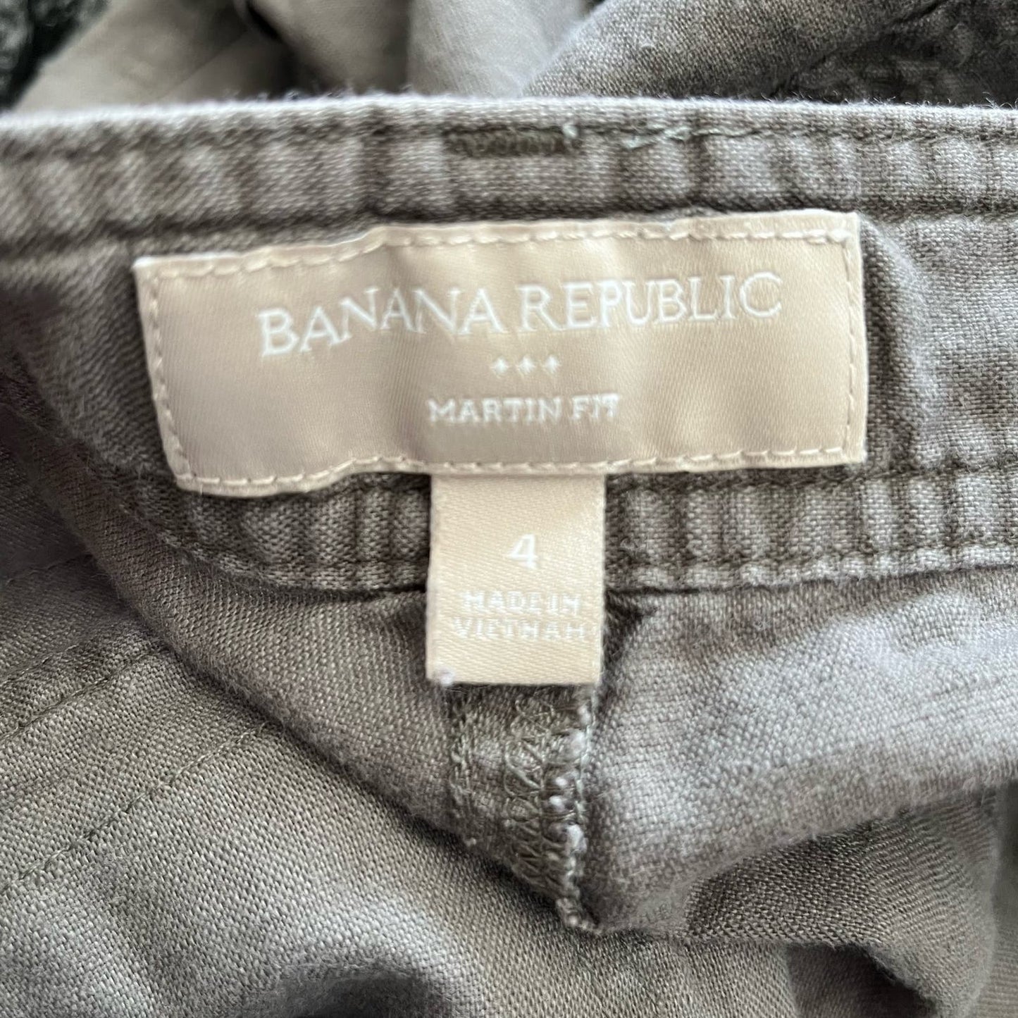 Banana Republic Martin Fit Linen-Blend Cargo Capri - Size 4