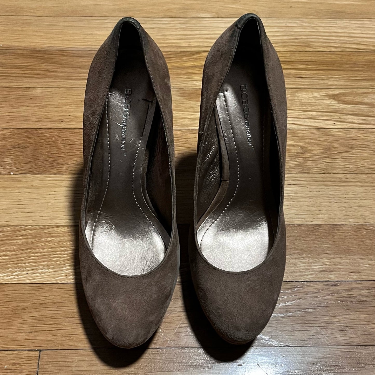 BCBGeneration Jodie Suede Pumps - Size 8M