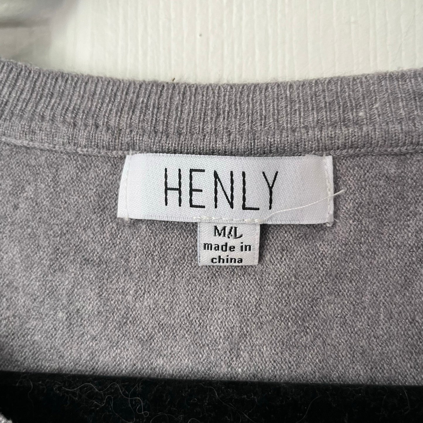 Henly Ribbed-Sleeve Pullover Sweater - Size M-L