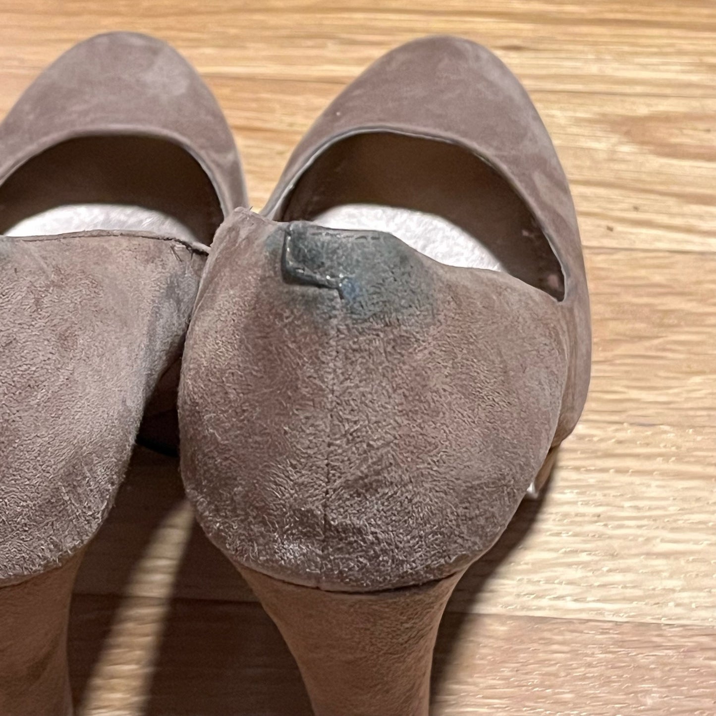 BCBGeneration Jodie Suede Pumps - Size 8M