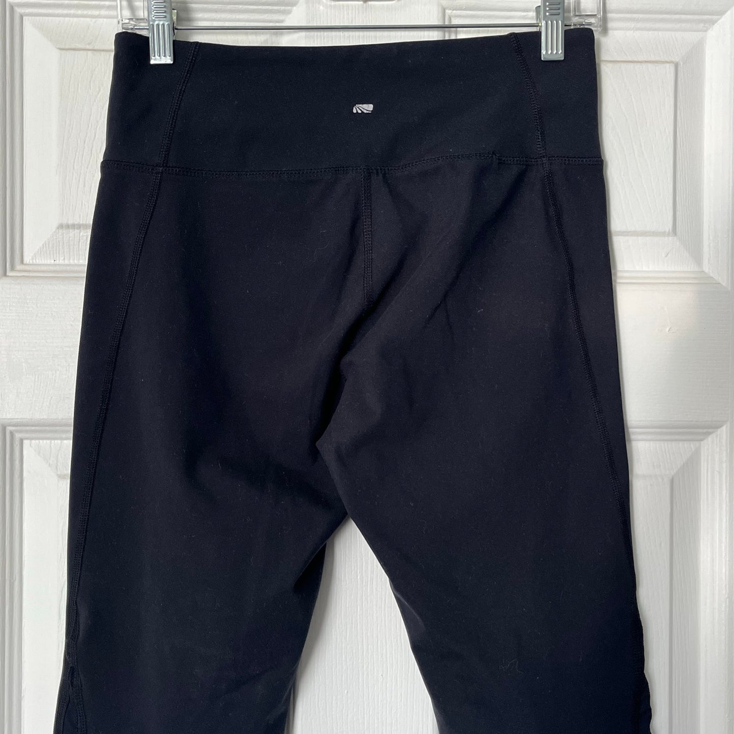 Marika Mesh Inset Cropped Leggings - Size L