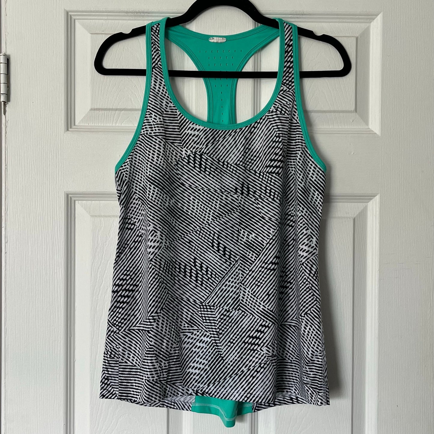 Contrast Trim Racerback Workout Tank - Size M*