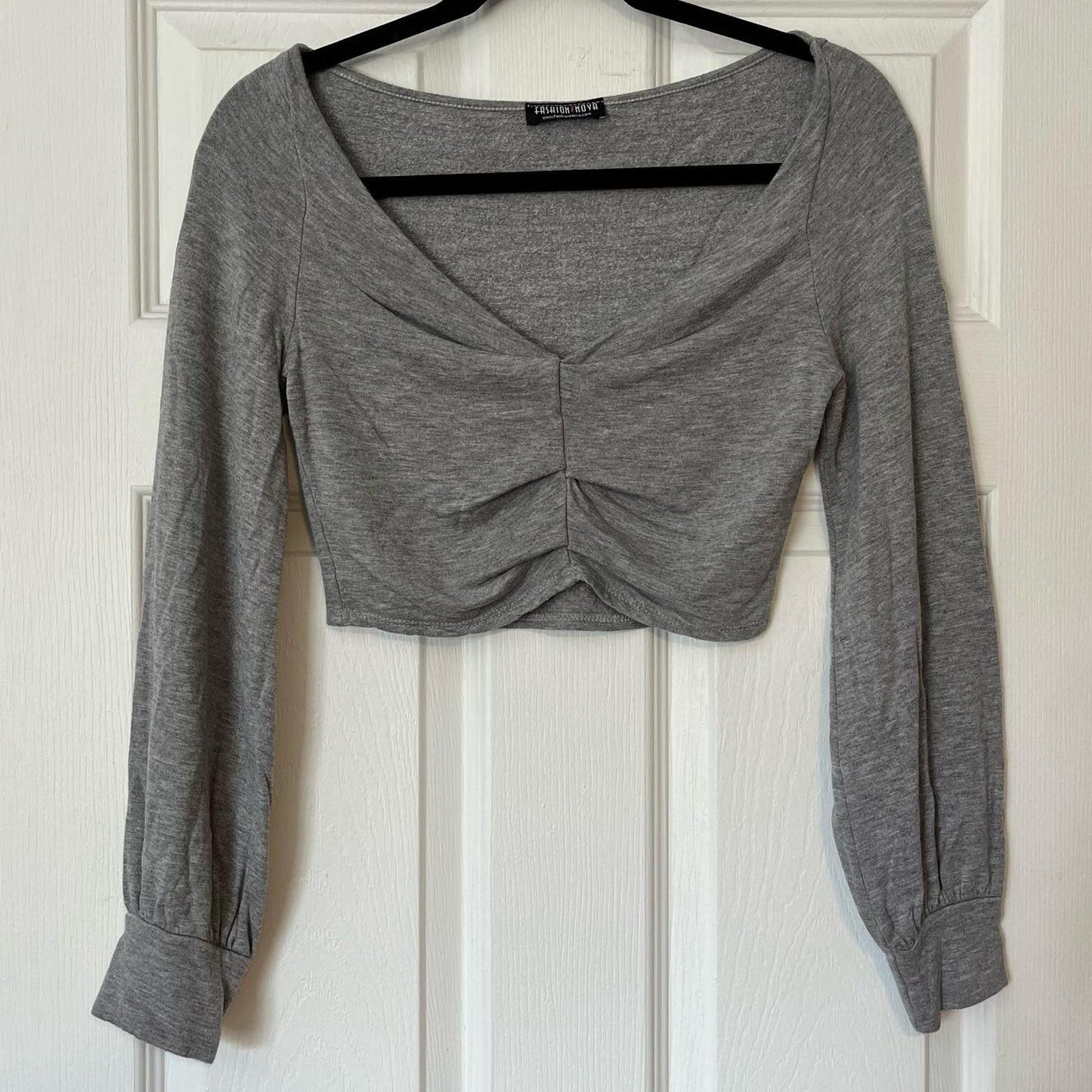 Fashion Nova Front-Seam Cropped Long Sleeve Top - Size UNKNOWN