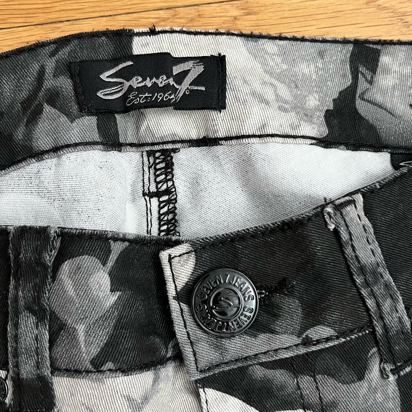 Seven7 Skinny Rose Print Jeans - Size 4P