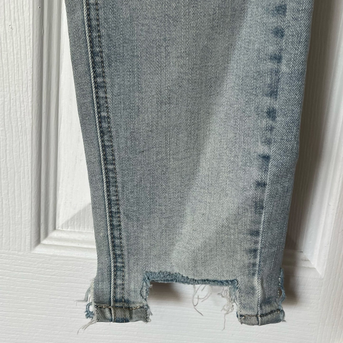 Vigoss Marley Mid-Rise Skinny Jeans - Size 26 - NWOT*