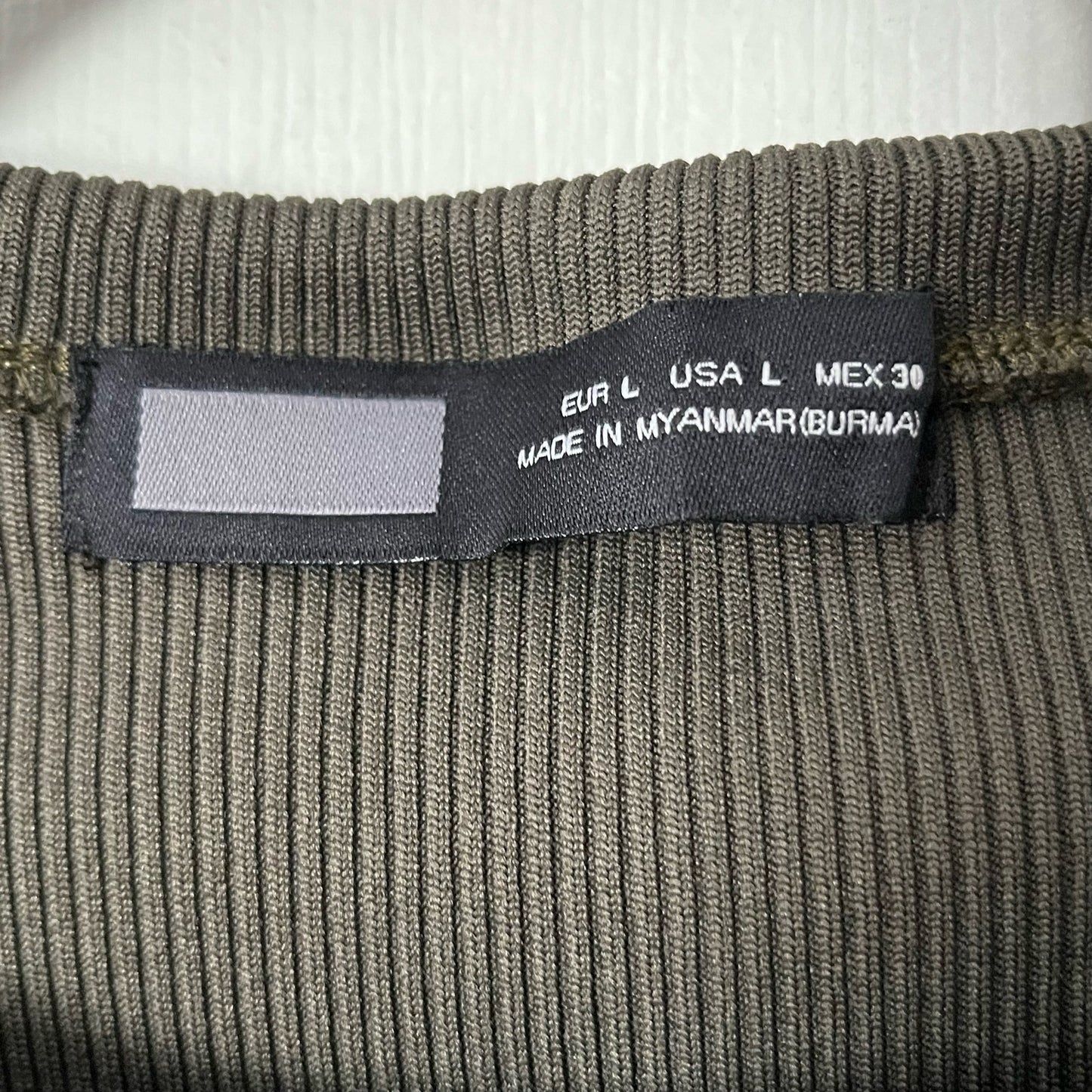 Ribbed Tee - Size L