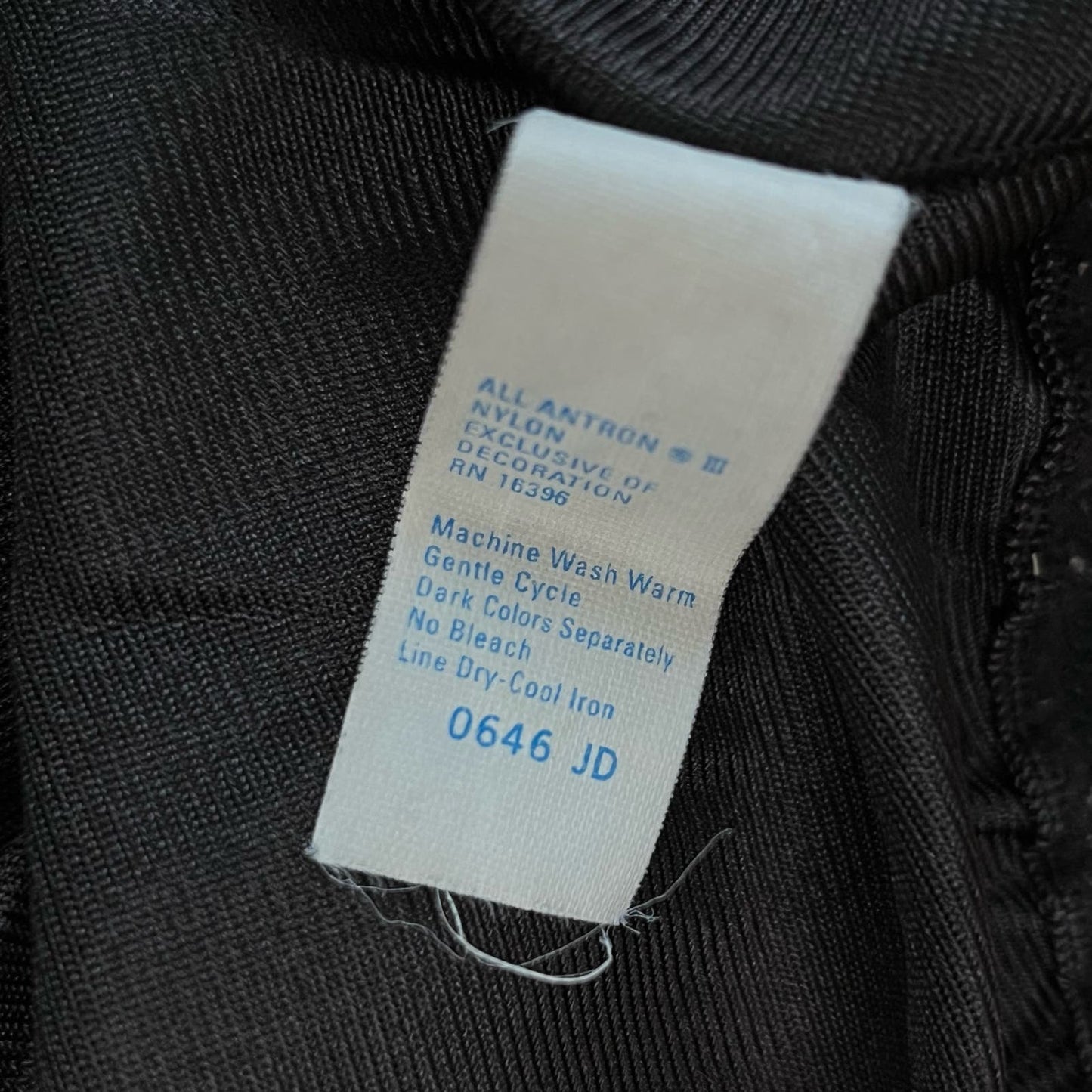 Warner’s Perfect Measure Back Slit Half Slip - Size L