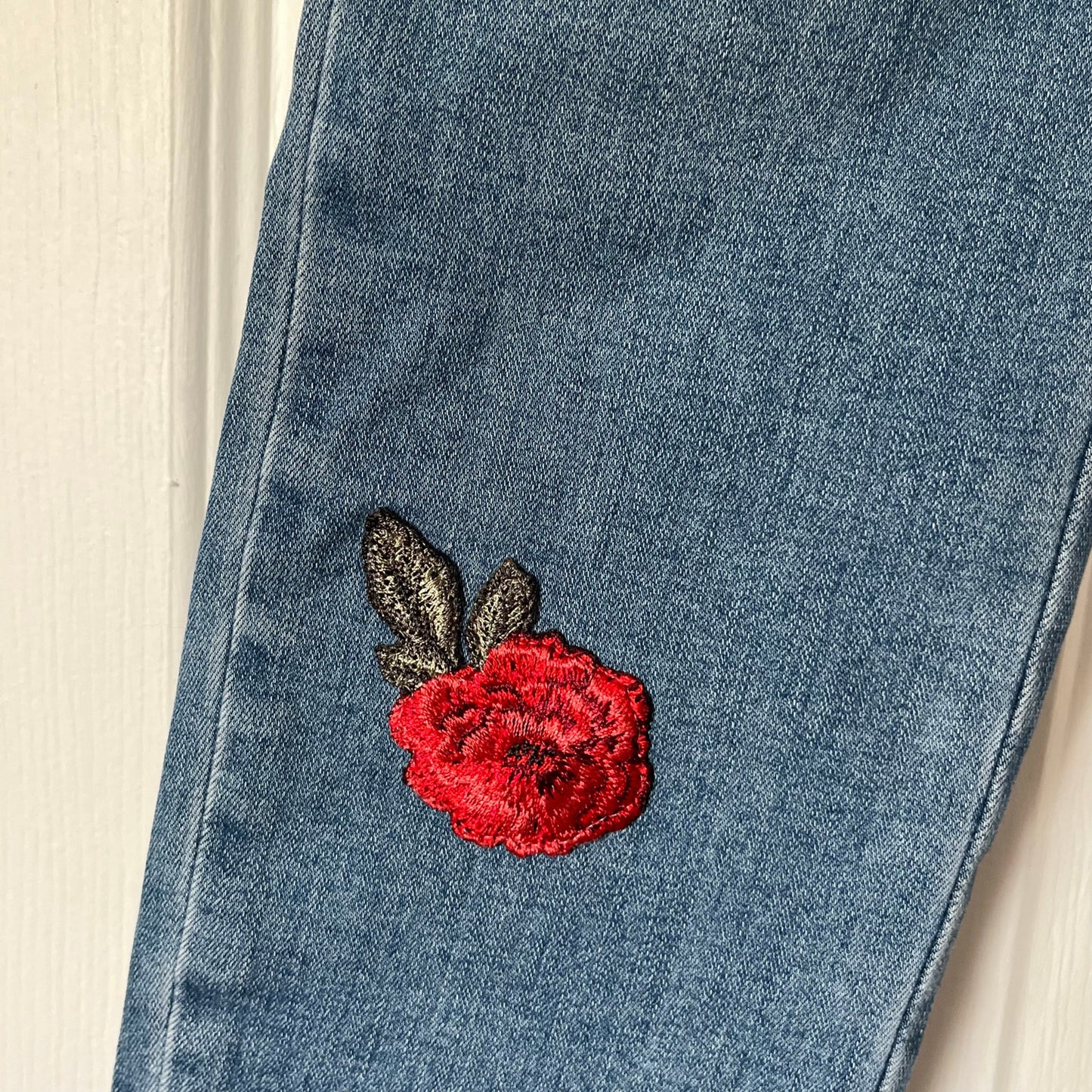 PacSun Rose Appliqué Super Stretch Ankle Jegging - Size 25