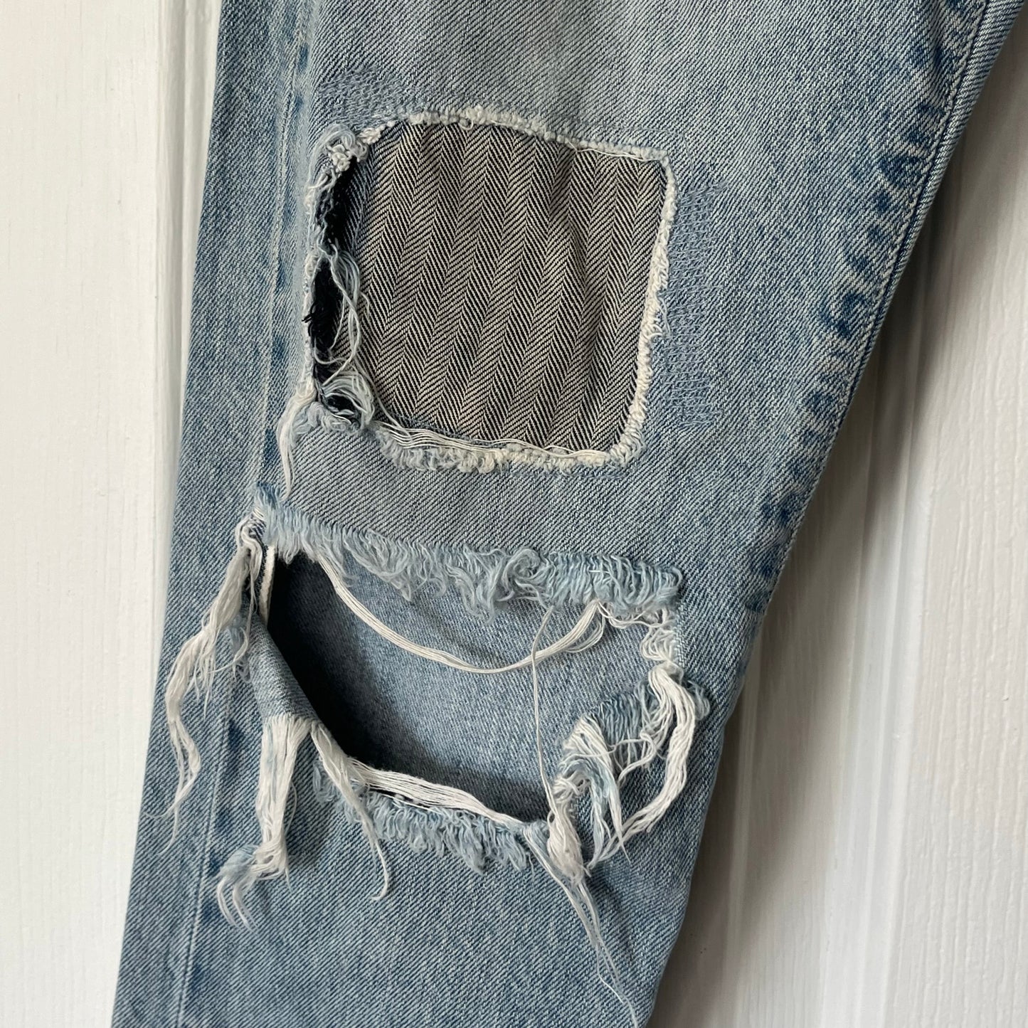 AG Adriano Goldschmied The Nikki Relaxed Skinny Jeans - Size 26R