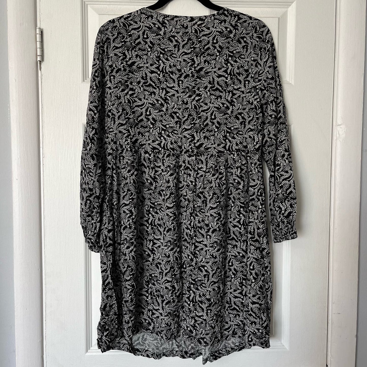 Old Navy Patterned Shift Dress - Size M