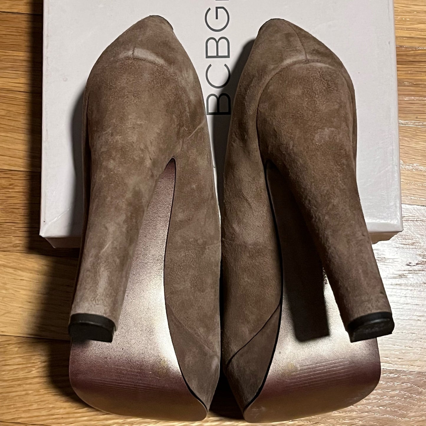 BCBGeneration Jodie Suede Pumps - Size 8M