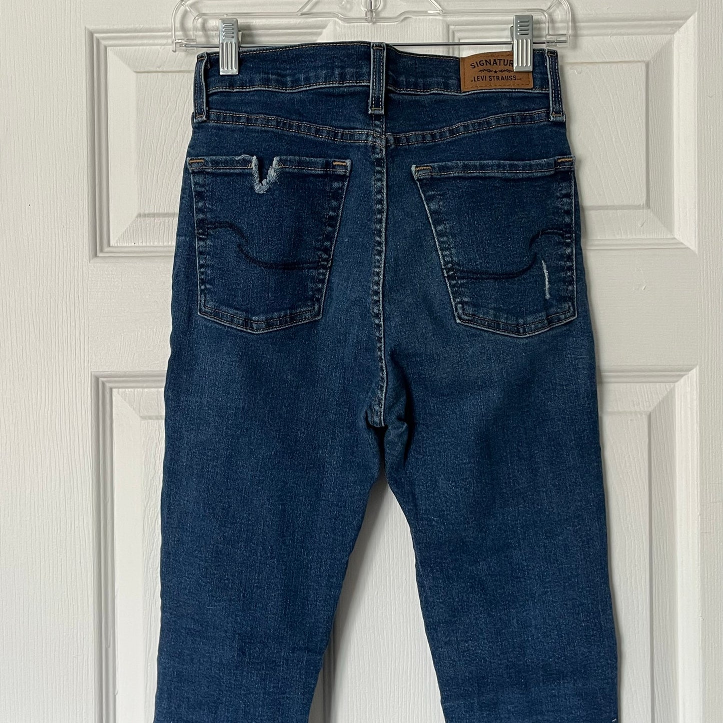 Levi's Signature Distressed High Waist Skinny Jeans - Size 28
