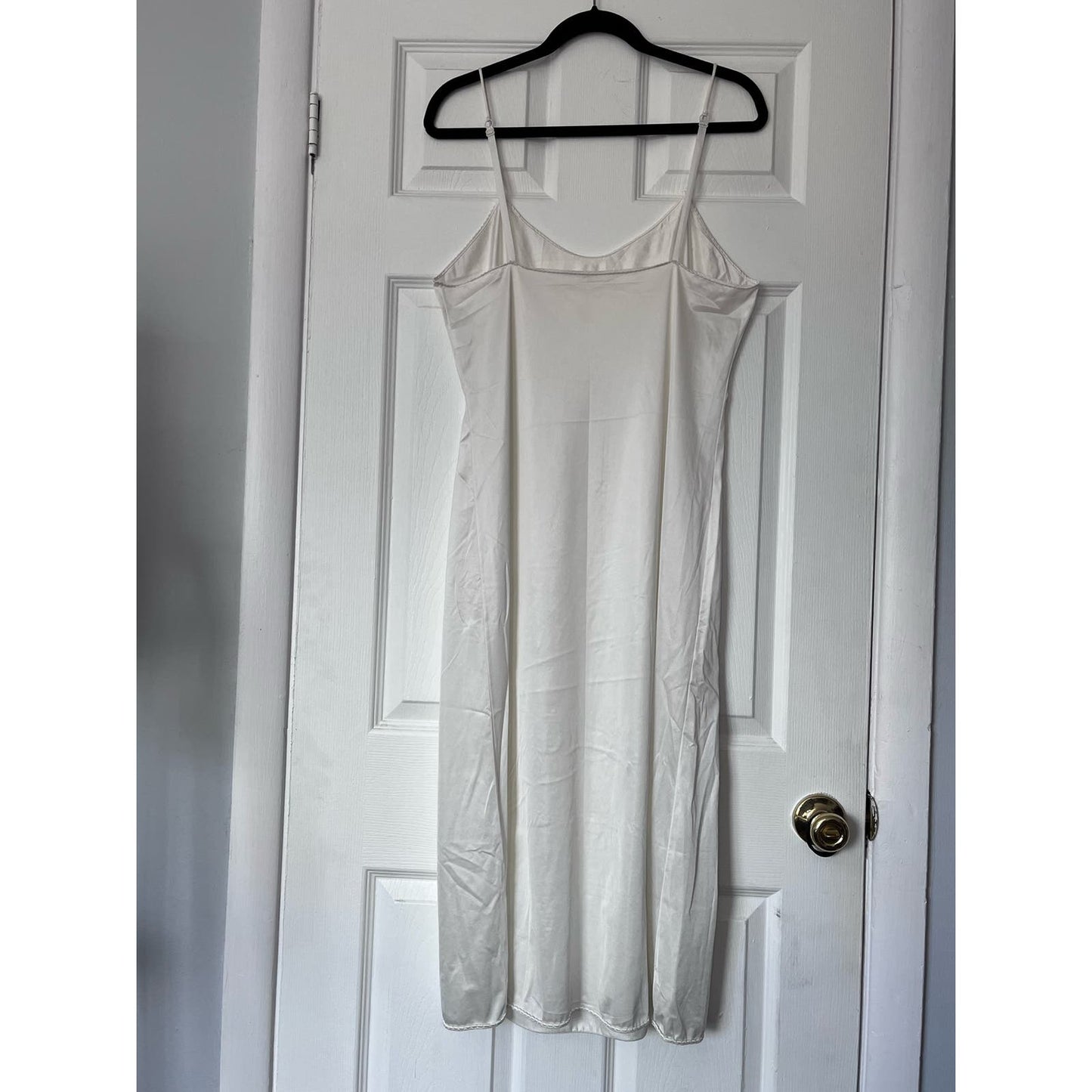 Vanity Fair Mid Length Full Slip - Size 36 32" / 42