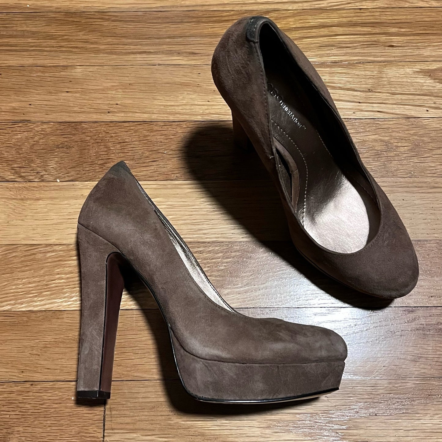 BCBGeneration Jodie Suede Pumps - Size 8M