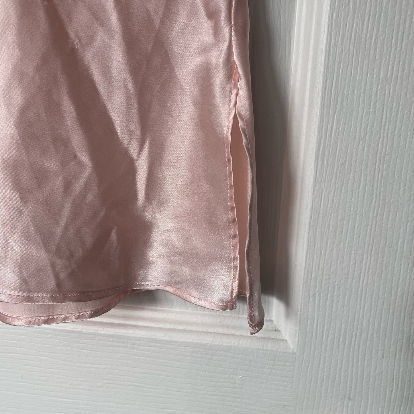 Etienne Rose Embroidered Short Sleeve V-Neck Satin Chemise - Size L