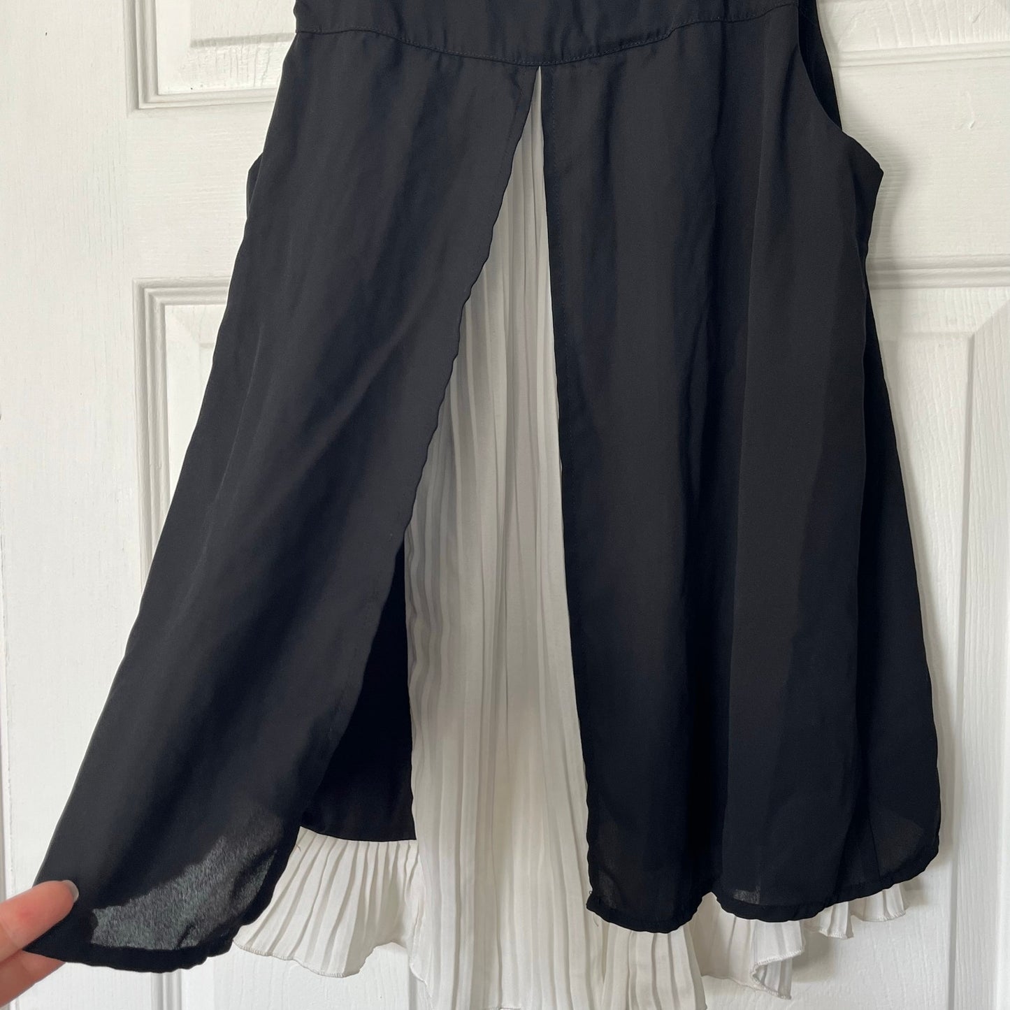 W5 Layered Flyaway Sleeveless Top - Size L