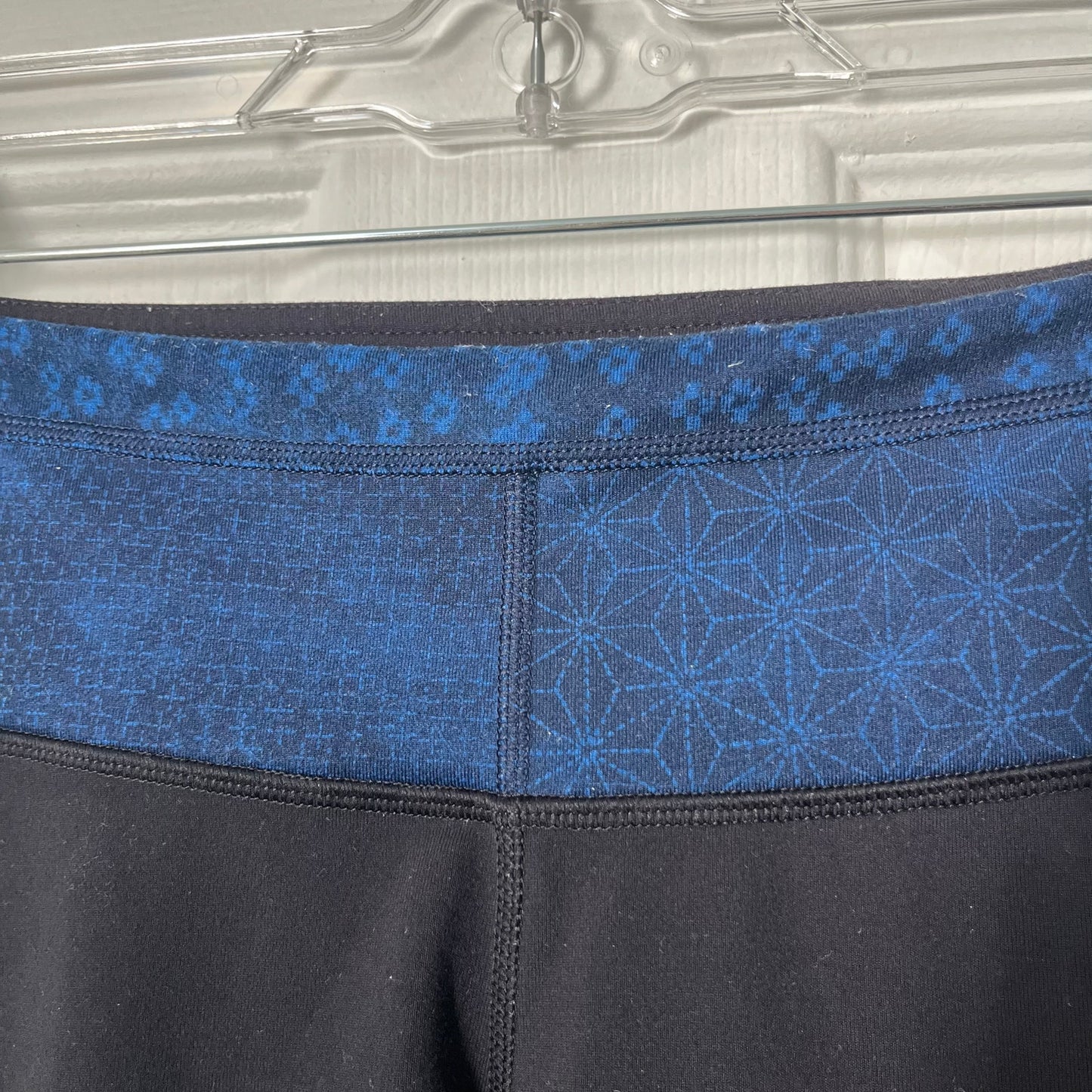 Lululemon Cropped Leggings - Size UNKNOWN