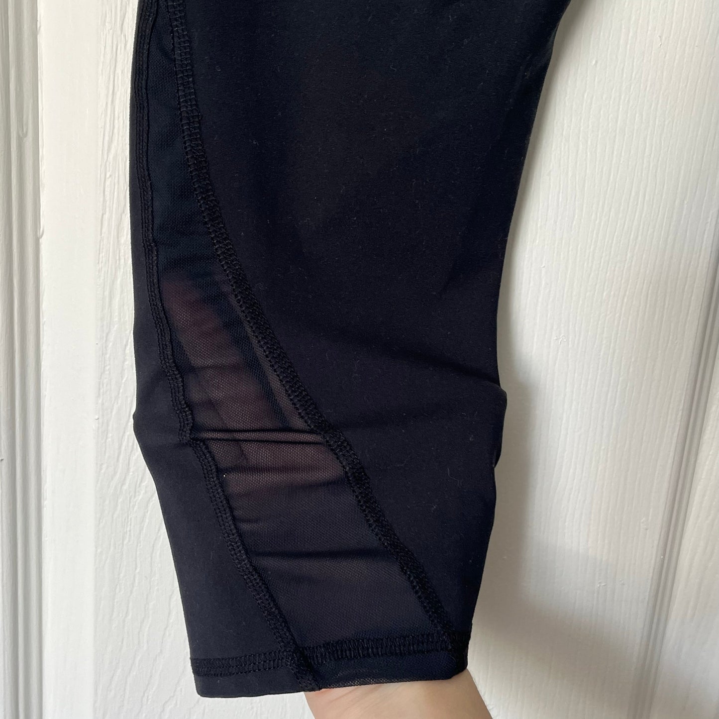 Marika Mesh Inset Cropped Leggings - Size L