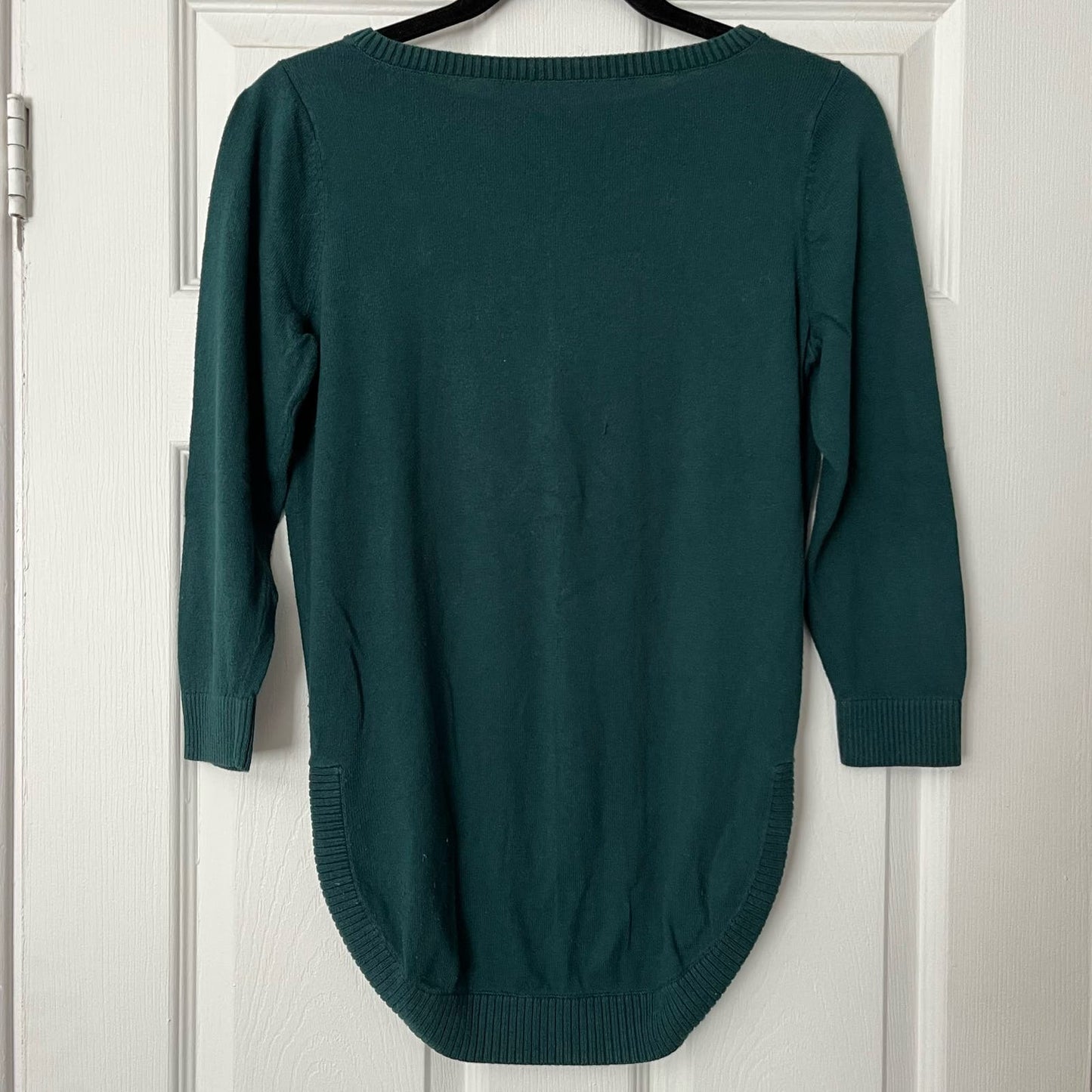 The Limited Pullover Sweater w/Shirttail Hem - Size UNKNOWN