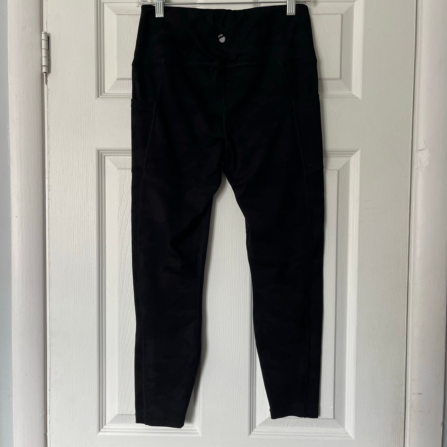 Yogalicious Lux Cropped Camo Leggings - Size M