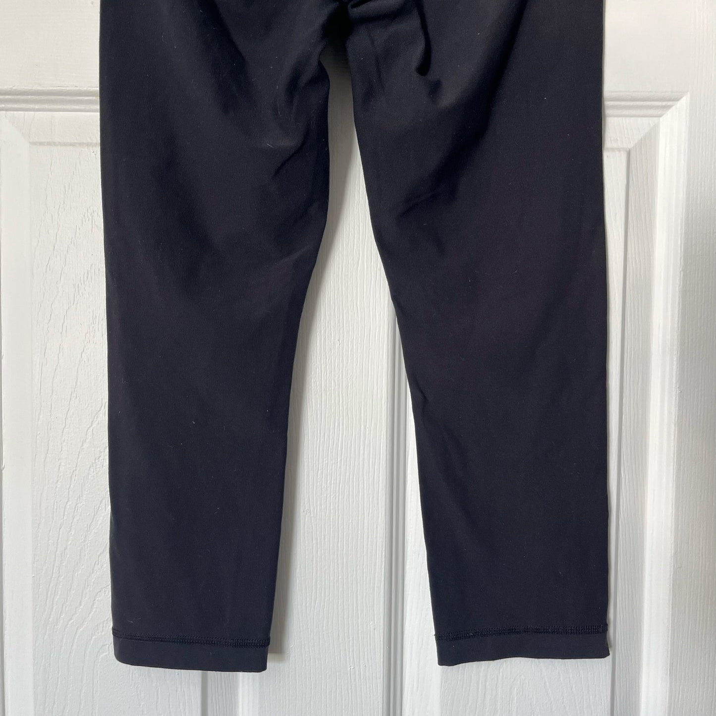 Lululemon Cropped Leggings - Size UNKNOWN