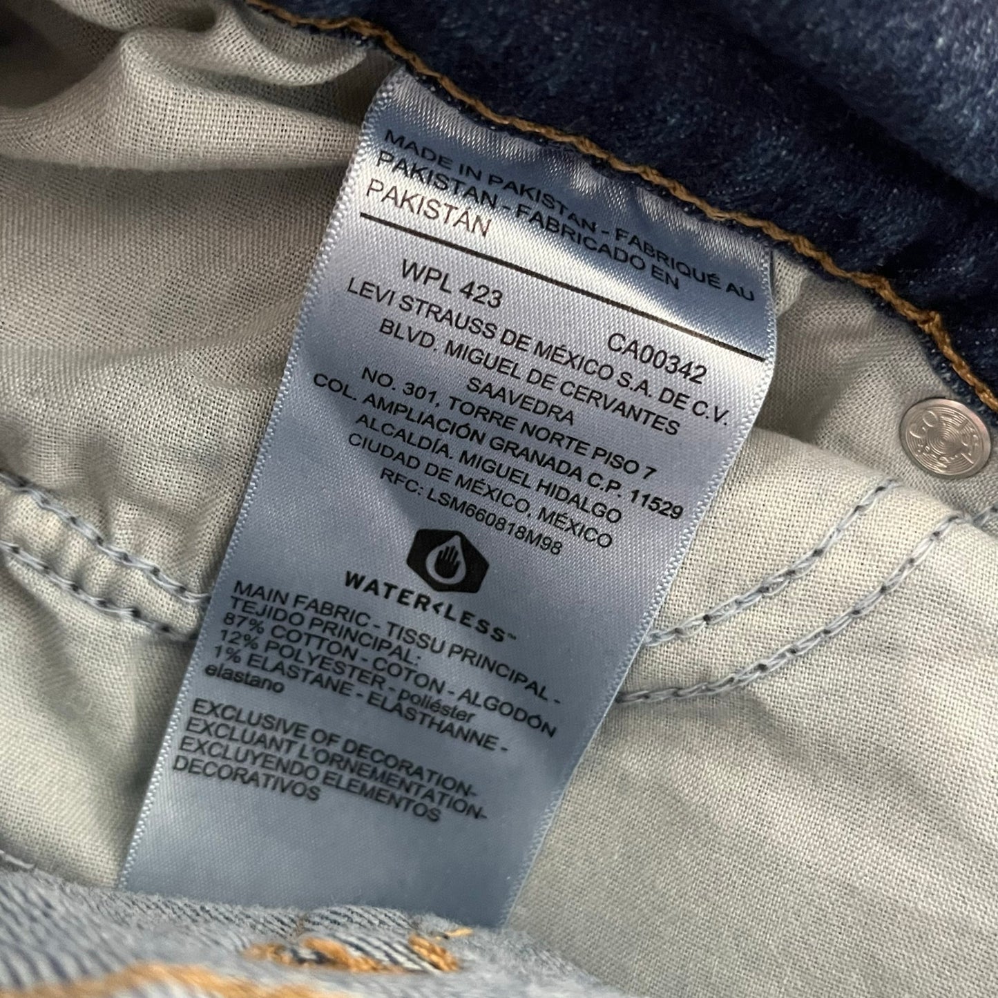 Levi's Signature Distressed High Waist Skinny Jeans - Size 28