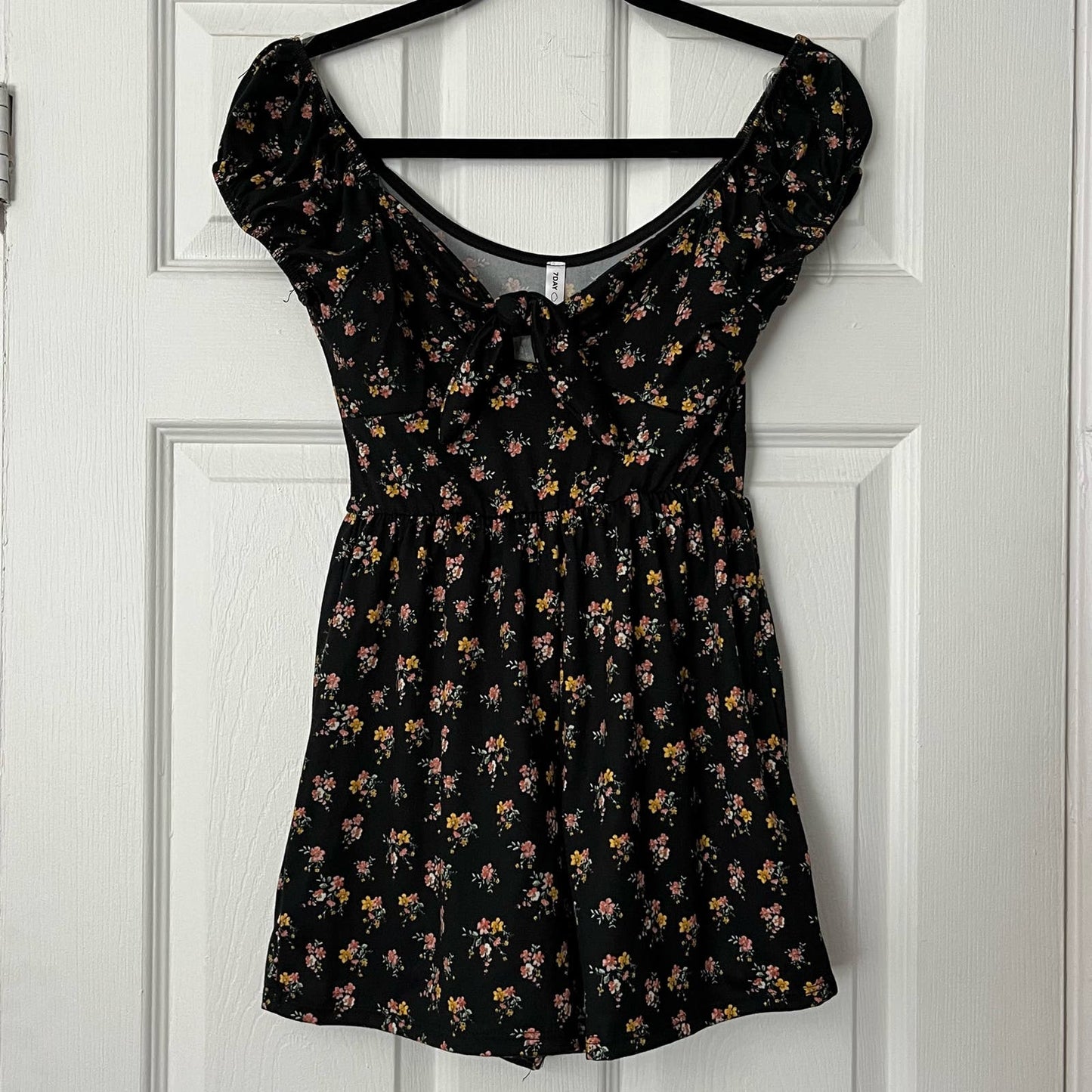 7 Day Wknd Off-Shoulder Floral Romper - Size S - NWT