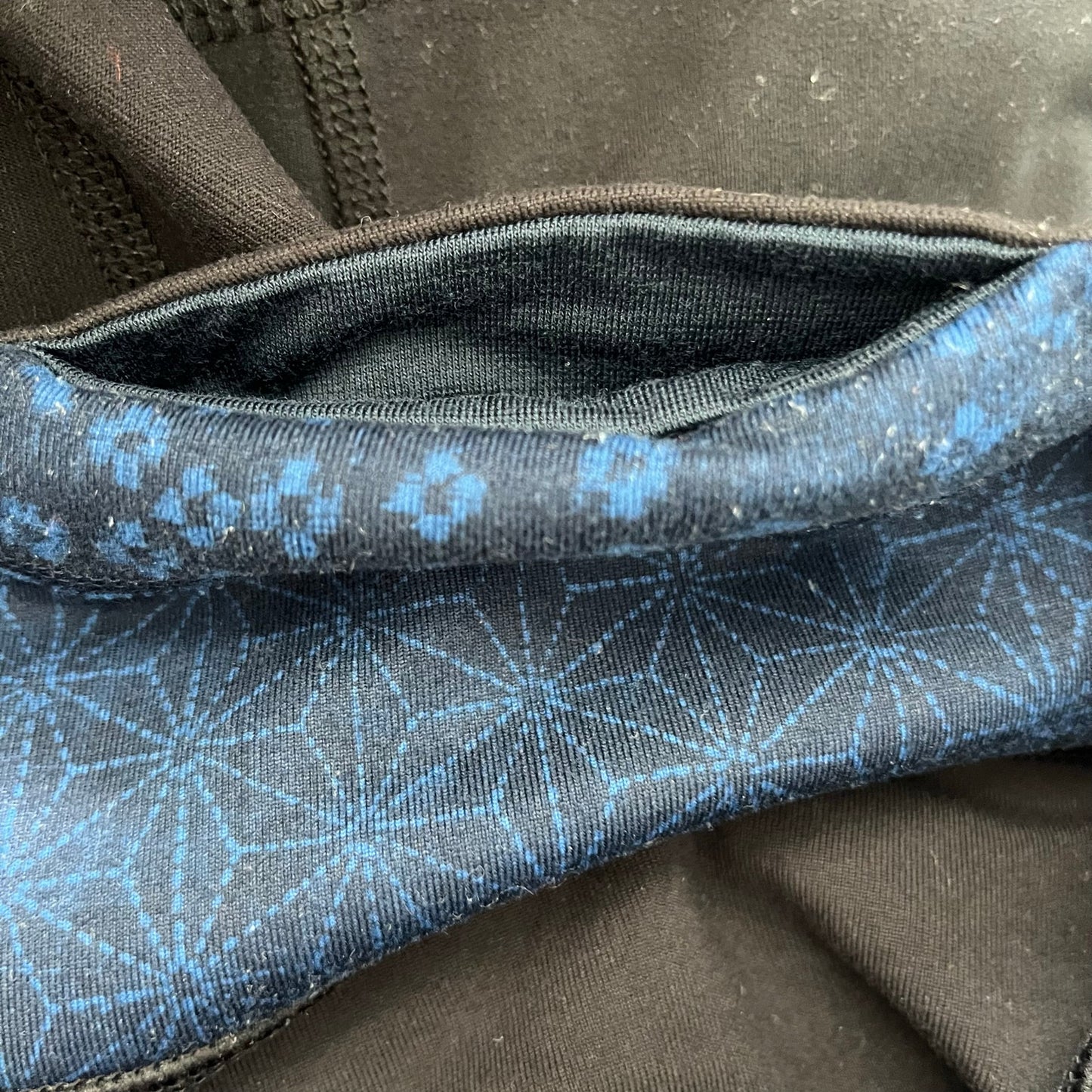 Lululemon Cropped Leggings - Size UNKNOWN