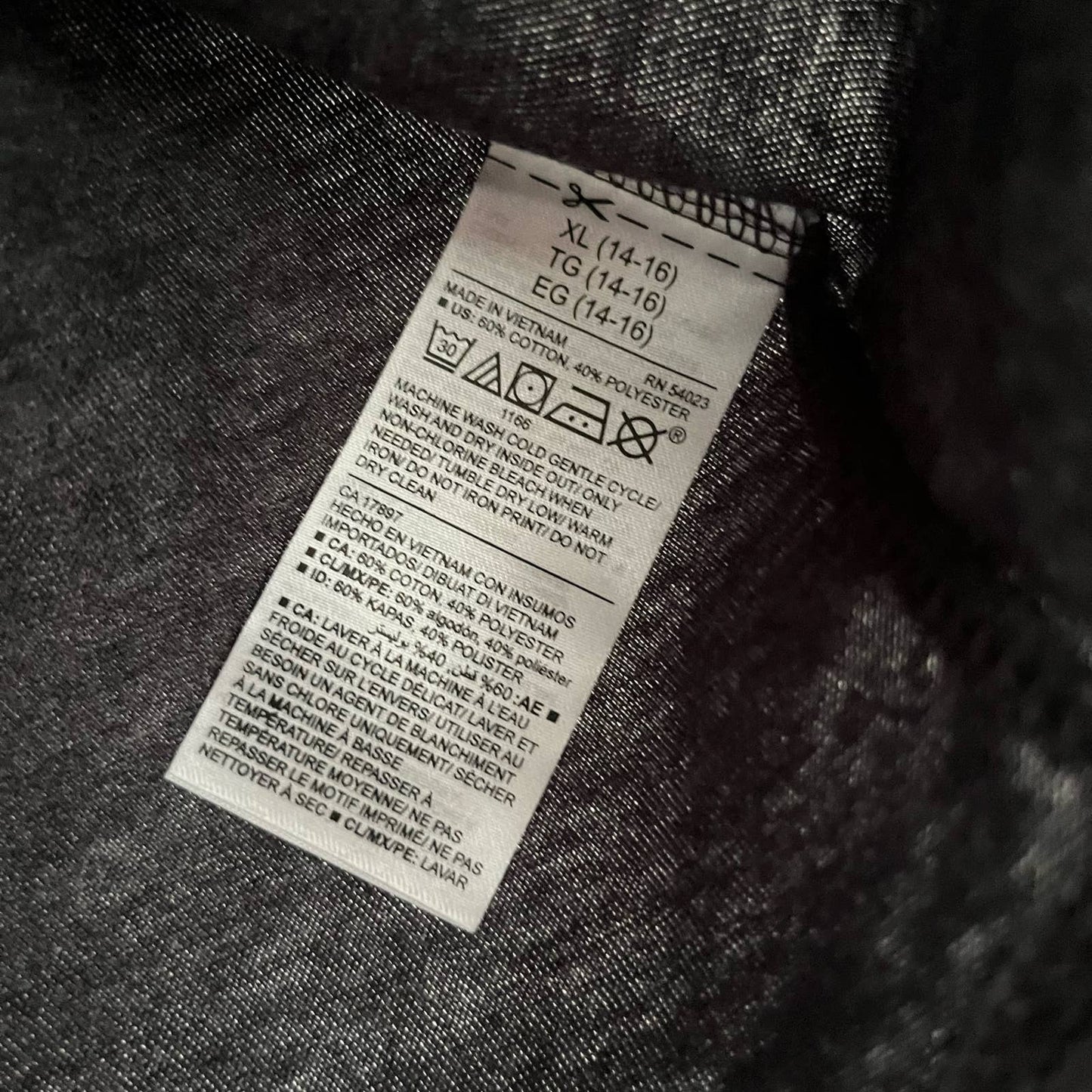 Old Navy V-Neck Tee - NWT - Size XL (14-16)