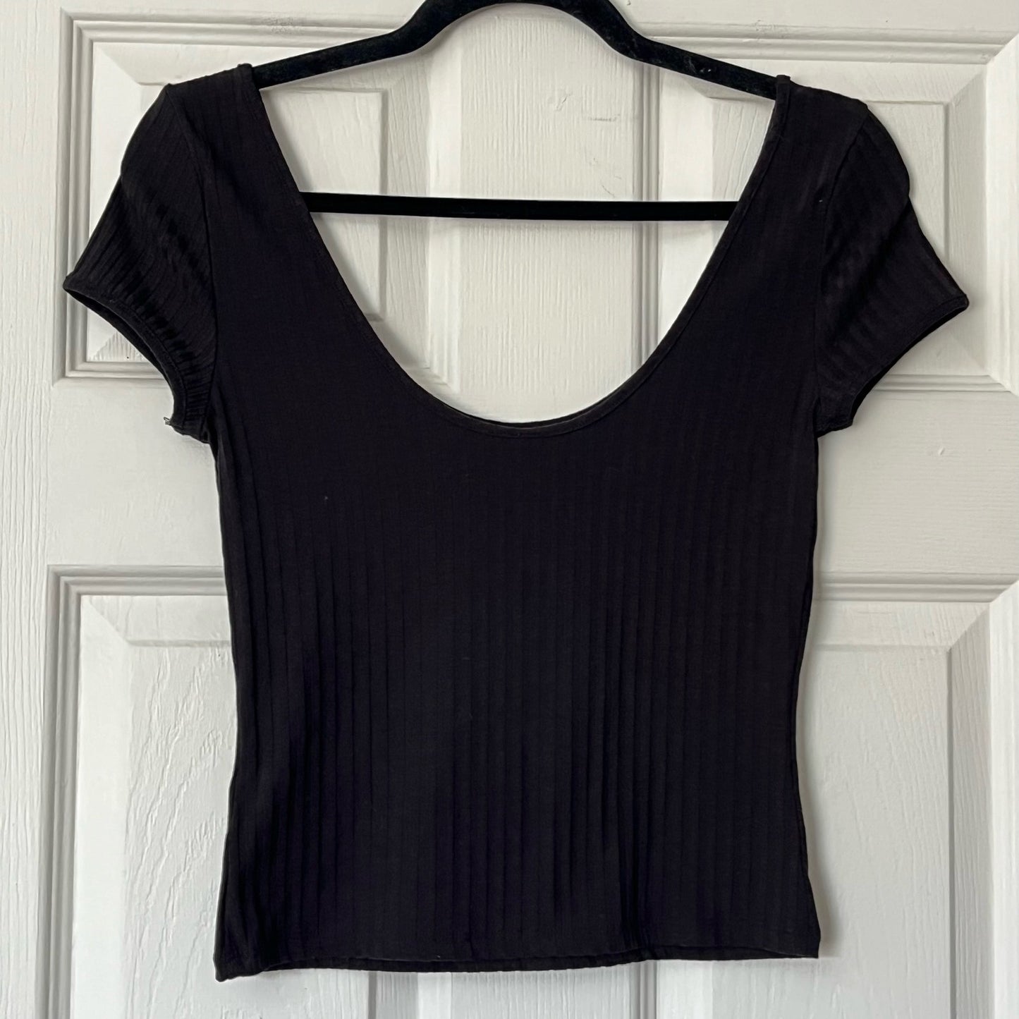 H&M Ribbed Scoopneck Cropped Tee - Size S