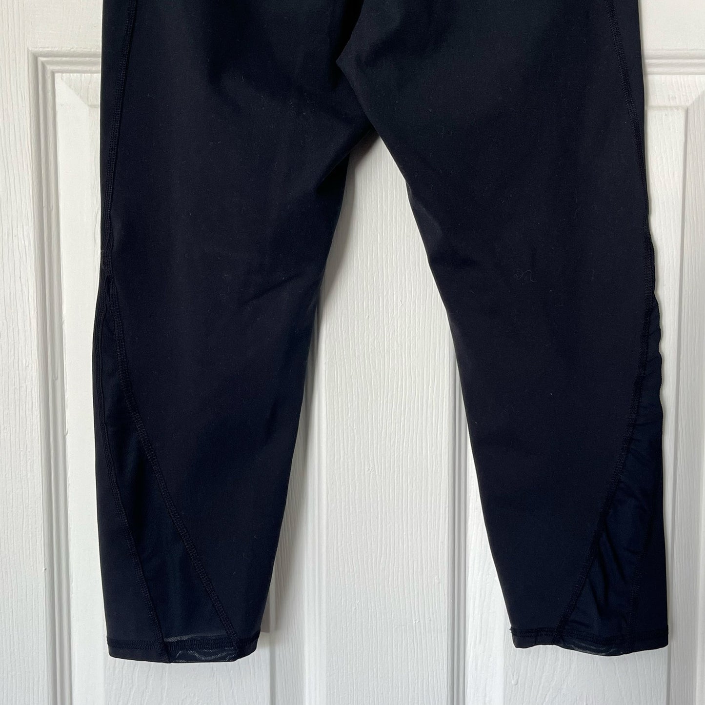 Marika Mesh Inset Cropped Leggings - Size L