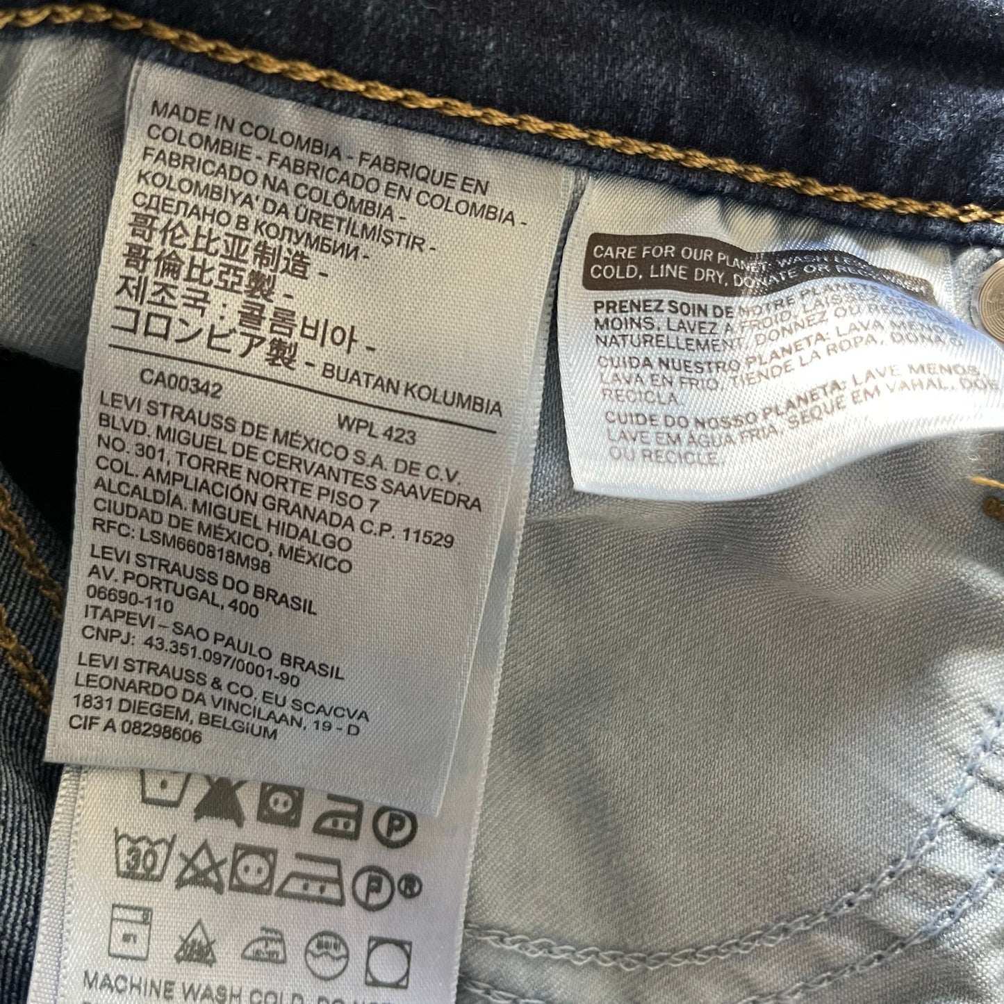 Levi's 311 Shaping Skinny Jeans - Size 27 / W28