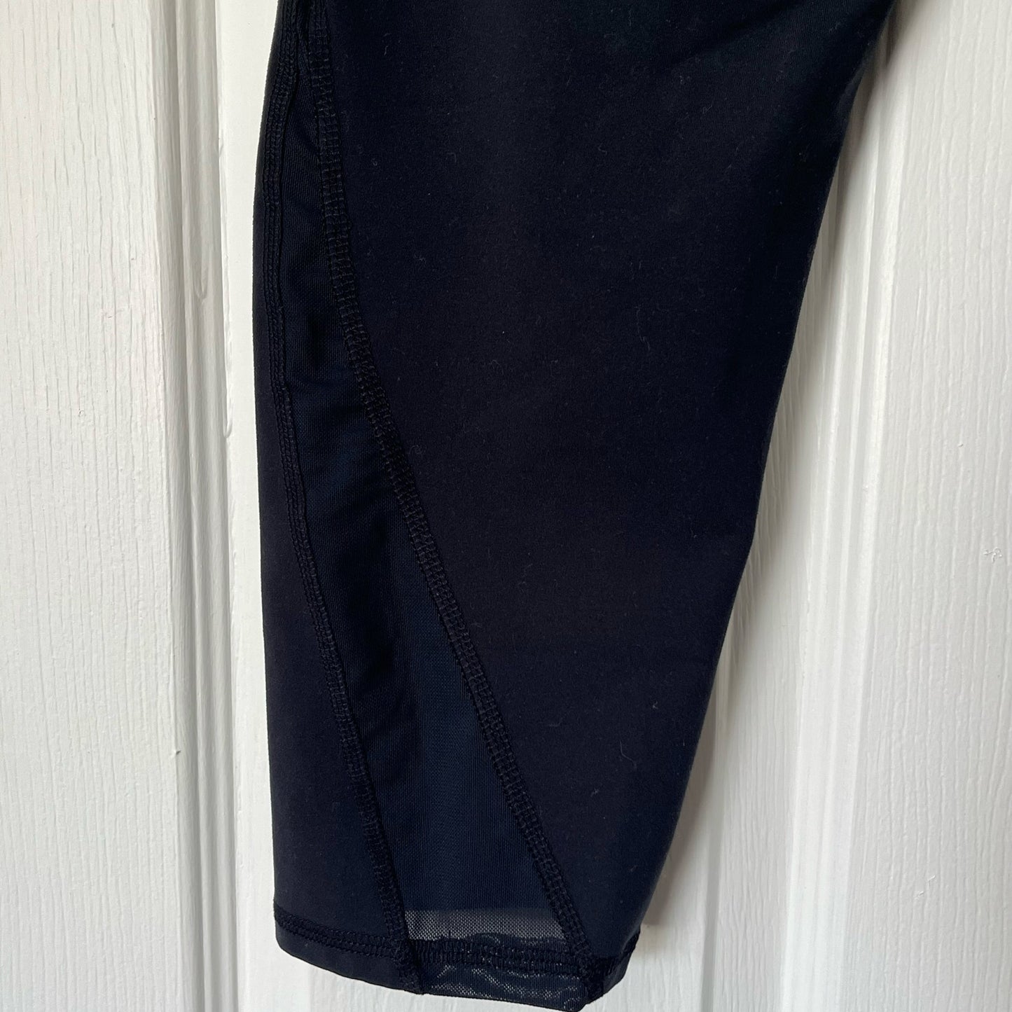 Marika Mesh Inset Cropped Leggings - Size L
