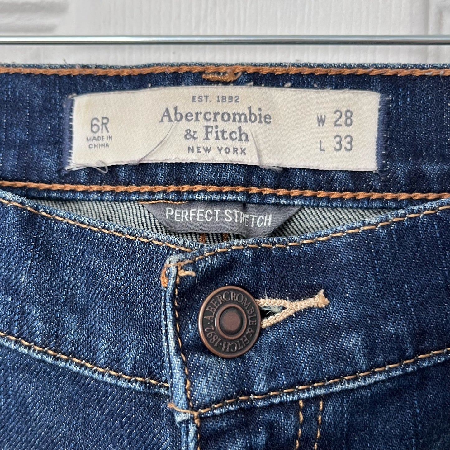 Abercrombie & Fitch Perfect Stretch Jeans - Size 6R / 28x33